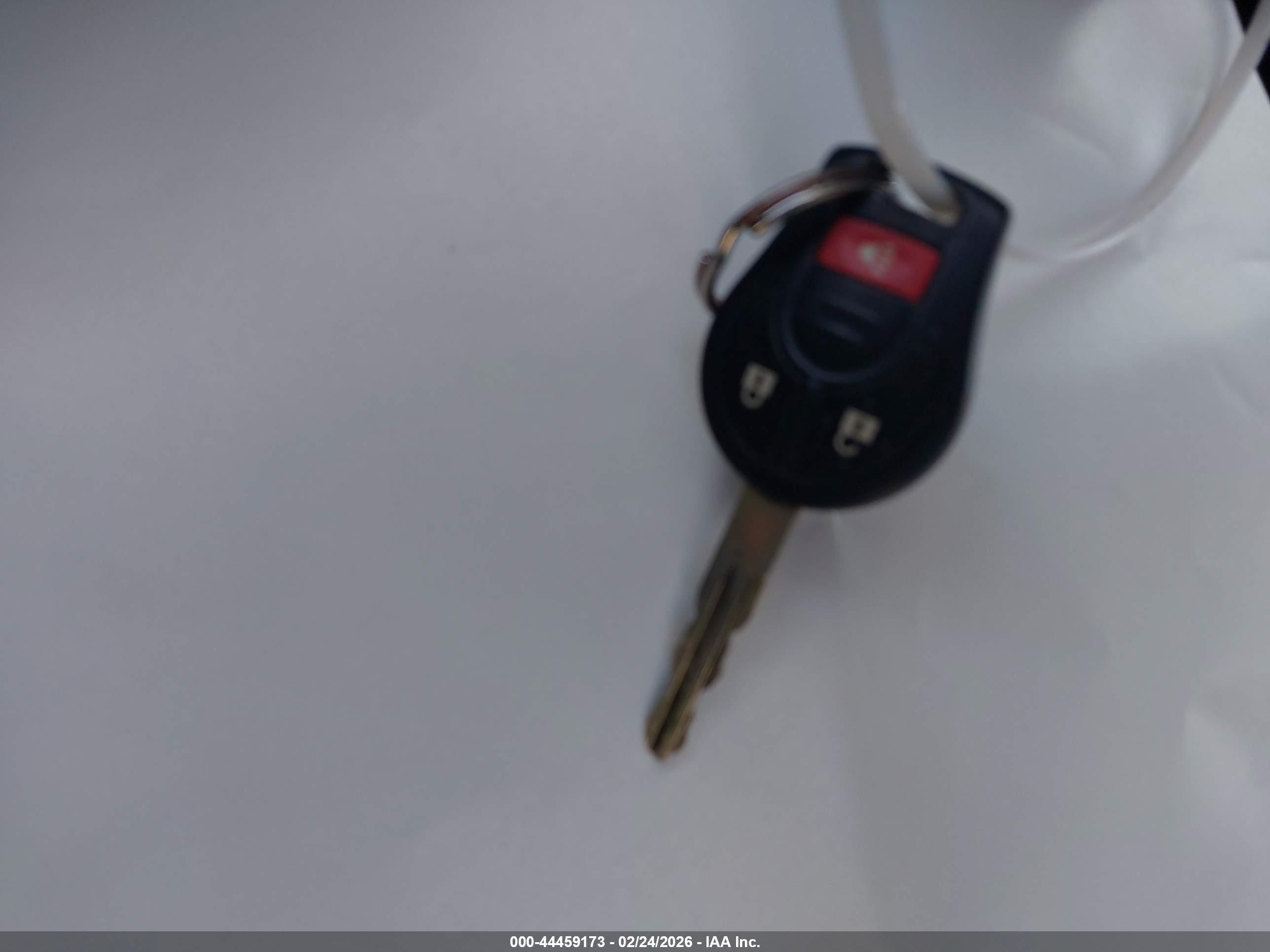 NISSAN VERSA image 11