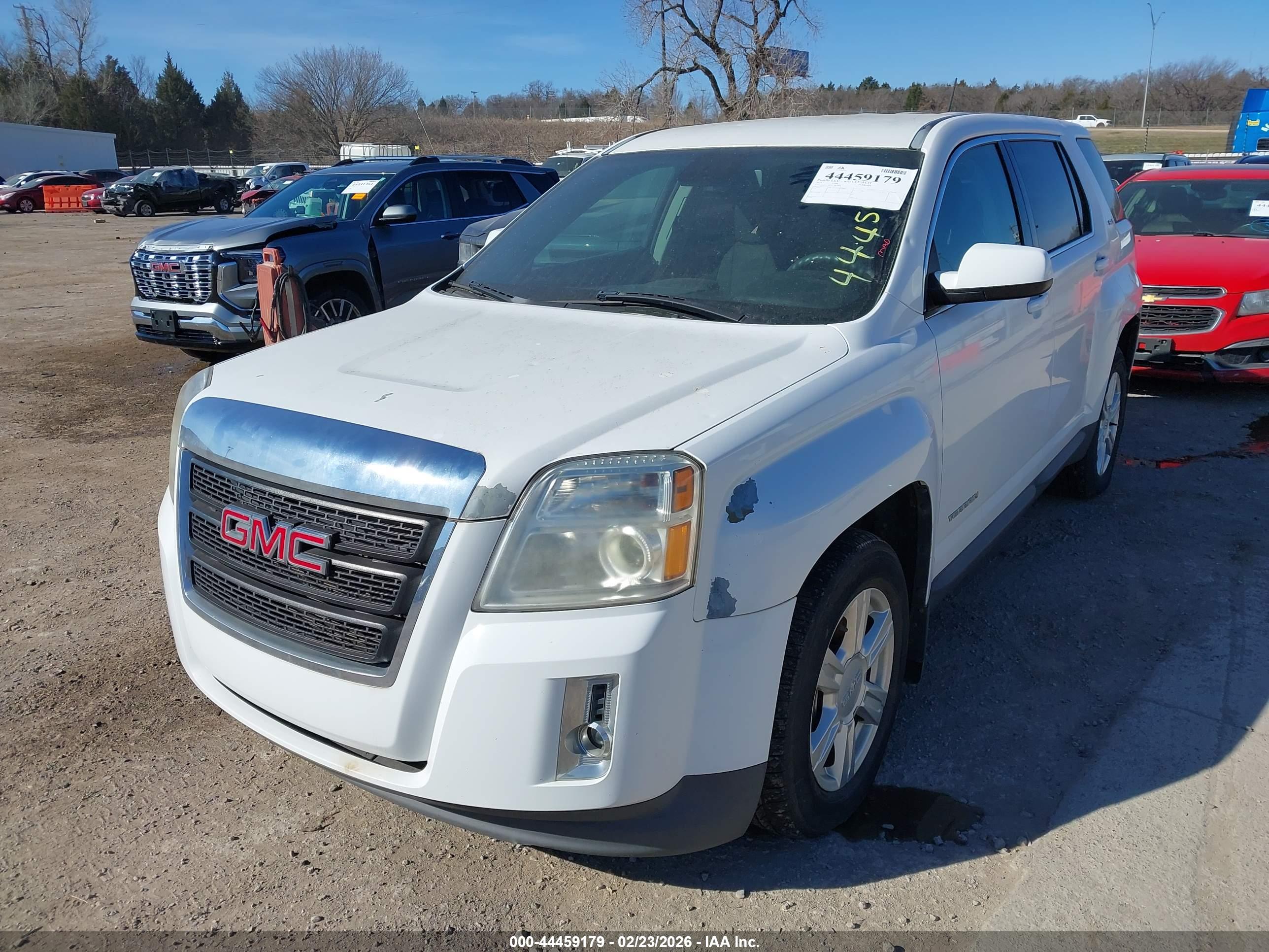 GMC TERRAIN image 2