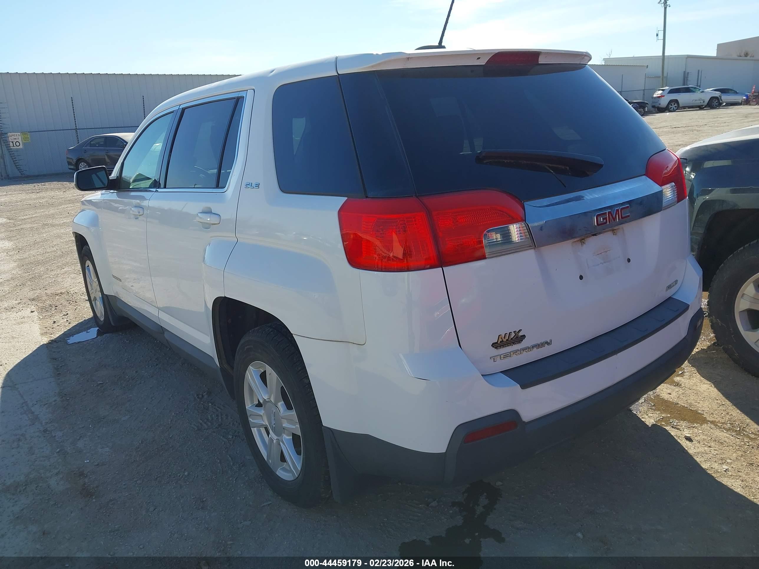 GMC TERRAIN image 3