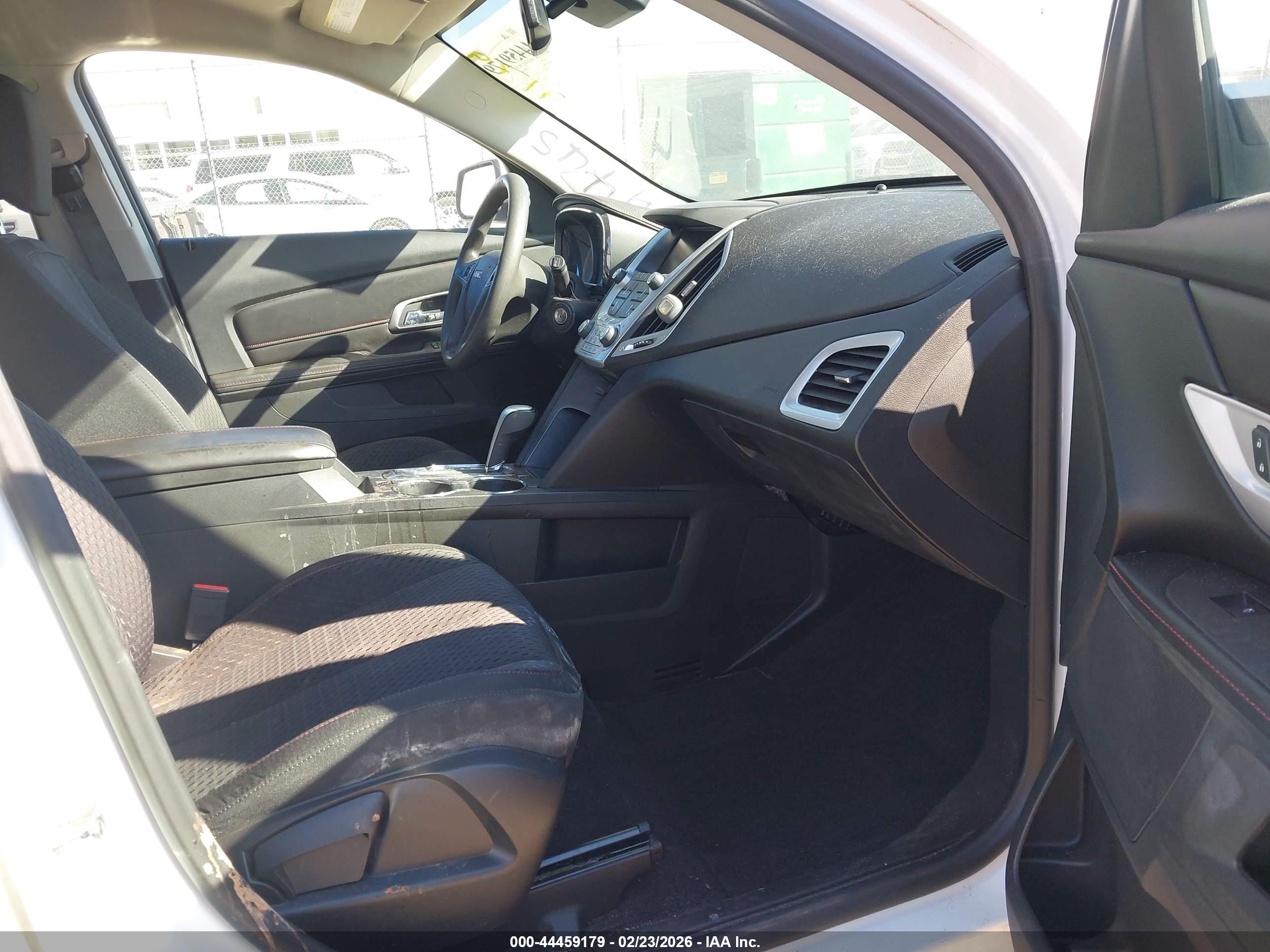 GMC TERRAIN image 5