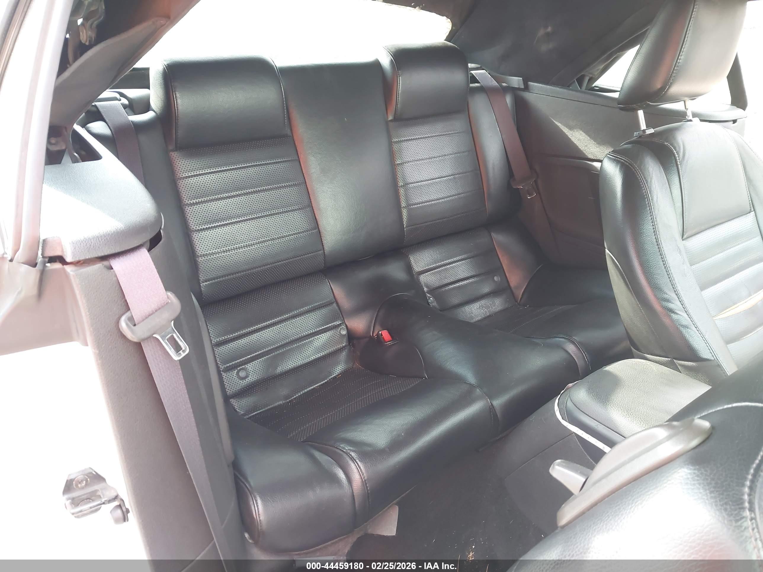 FORD MUSTANG image 8
