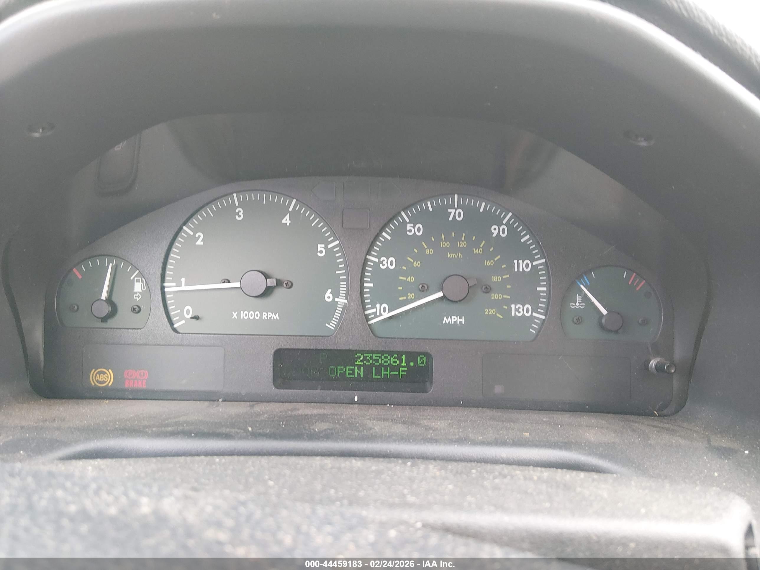LAND ROVER image 7