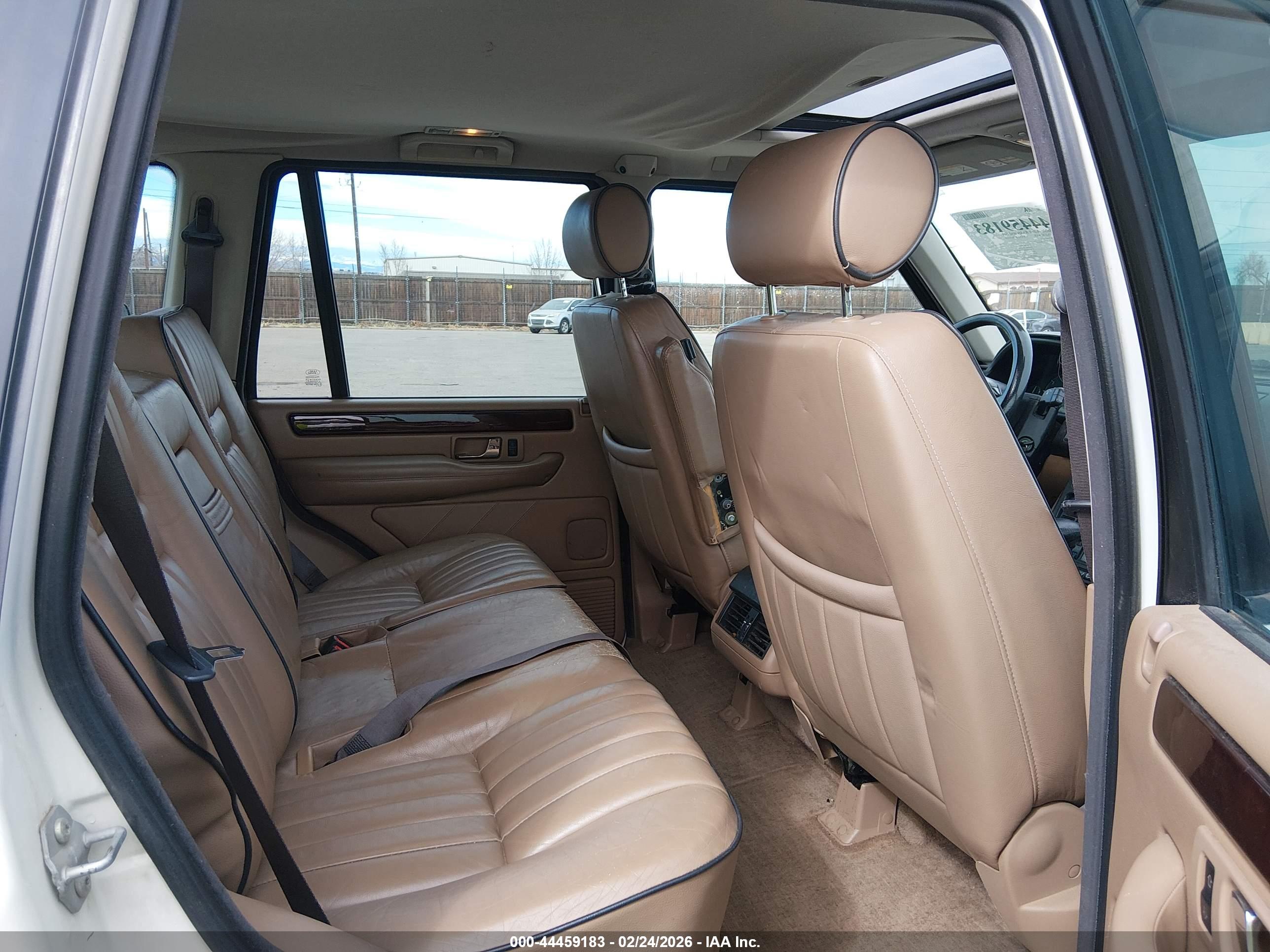 LAND ROVER image 8