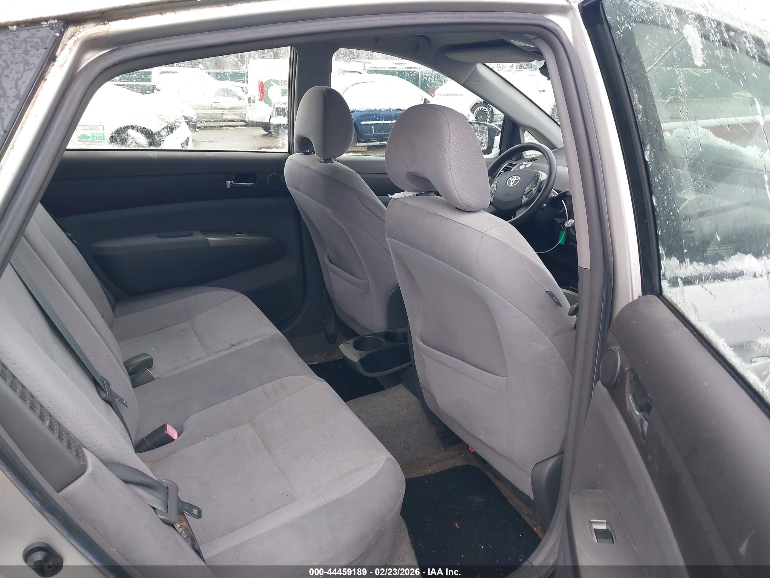 TOYOTA PRIUS image 8