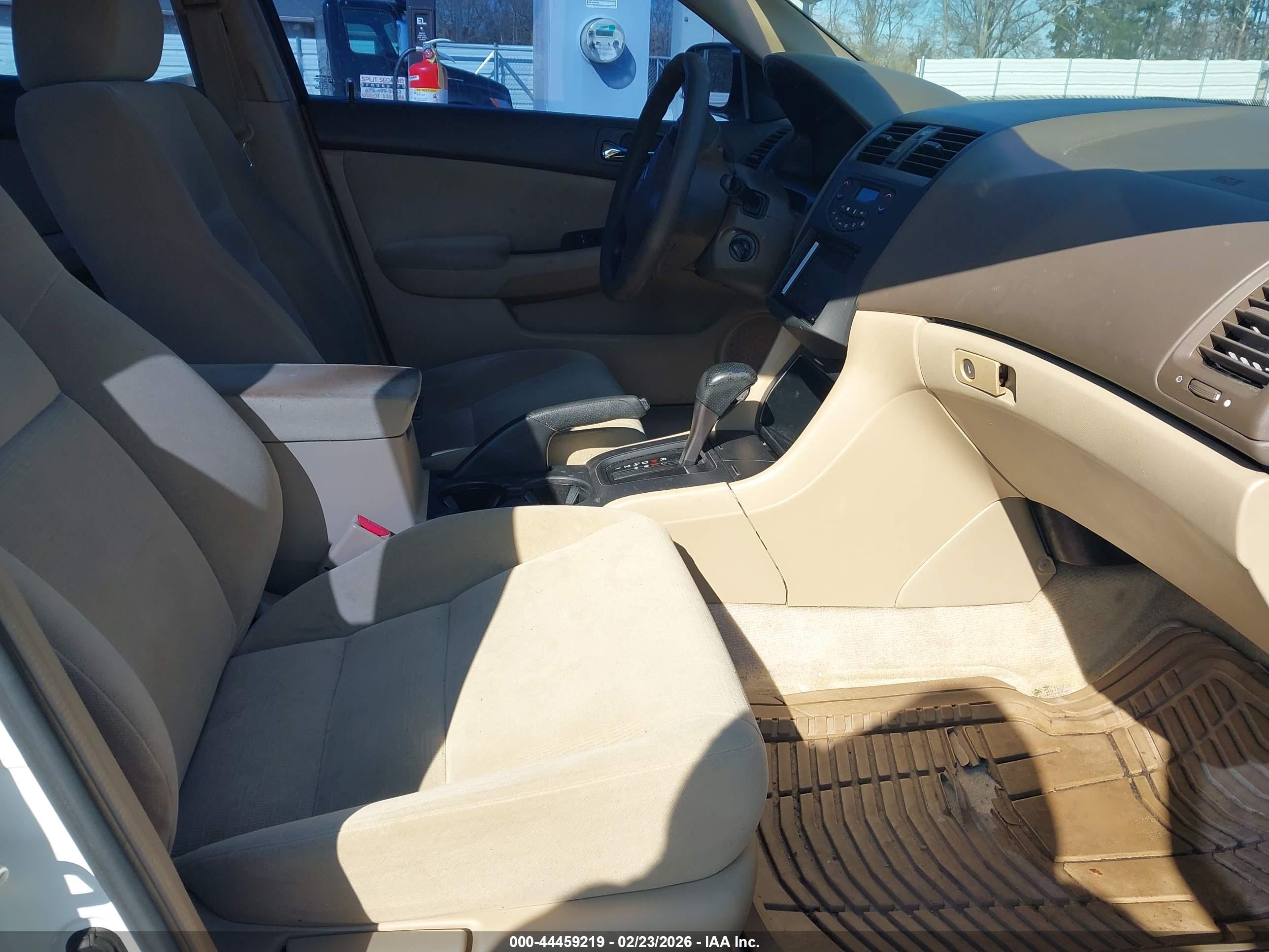 HONDA ACCORD image 5