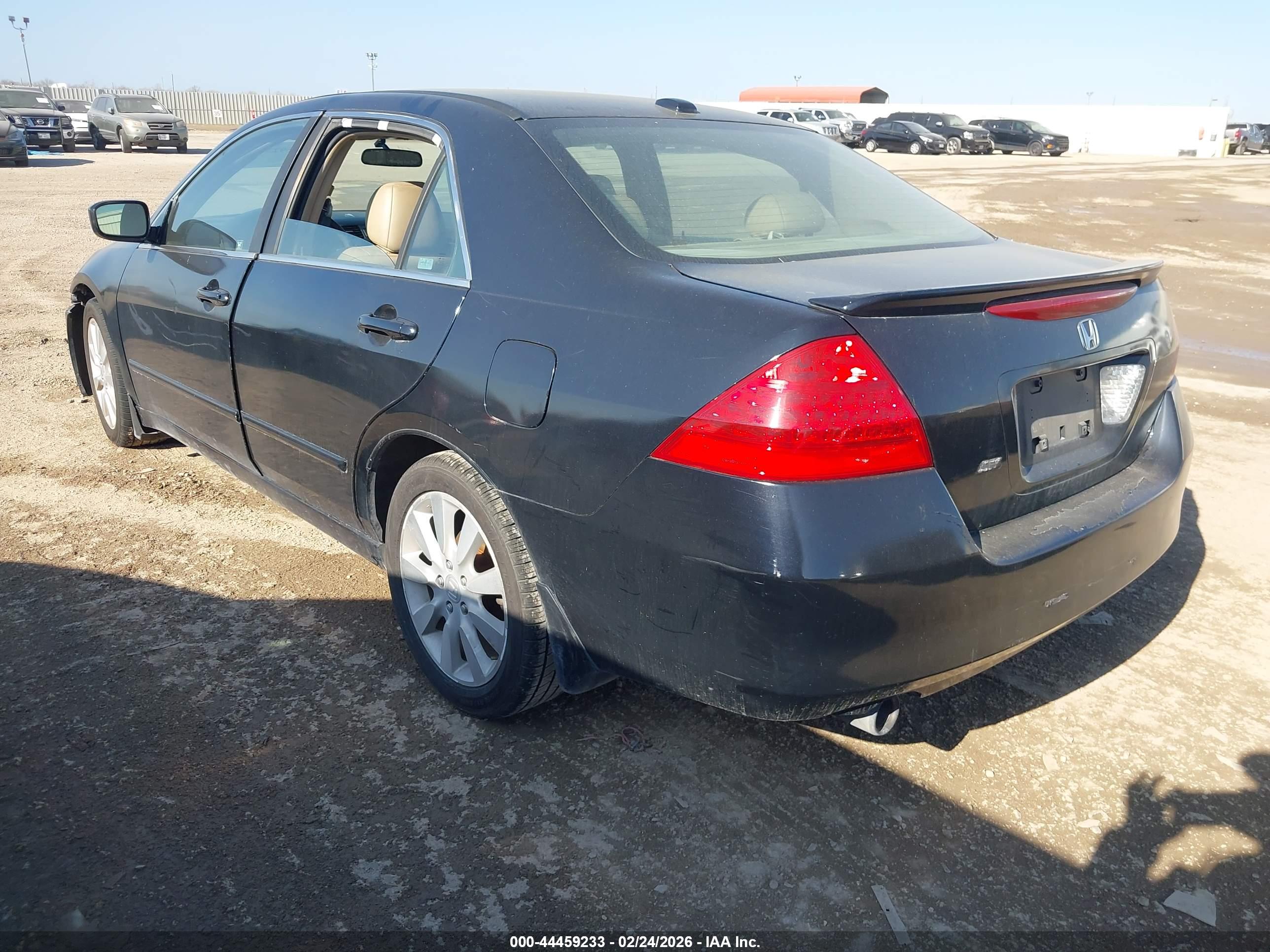 HONDA ACCORD image 3