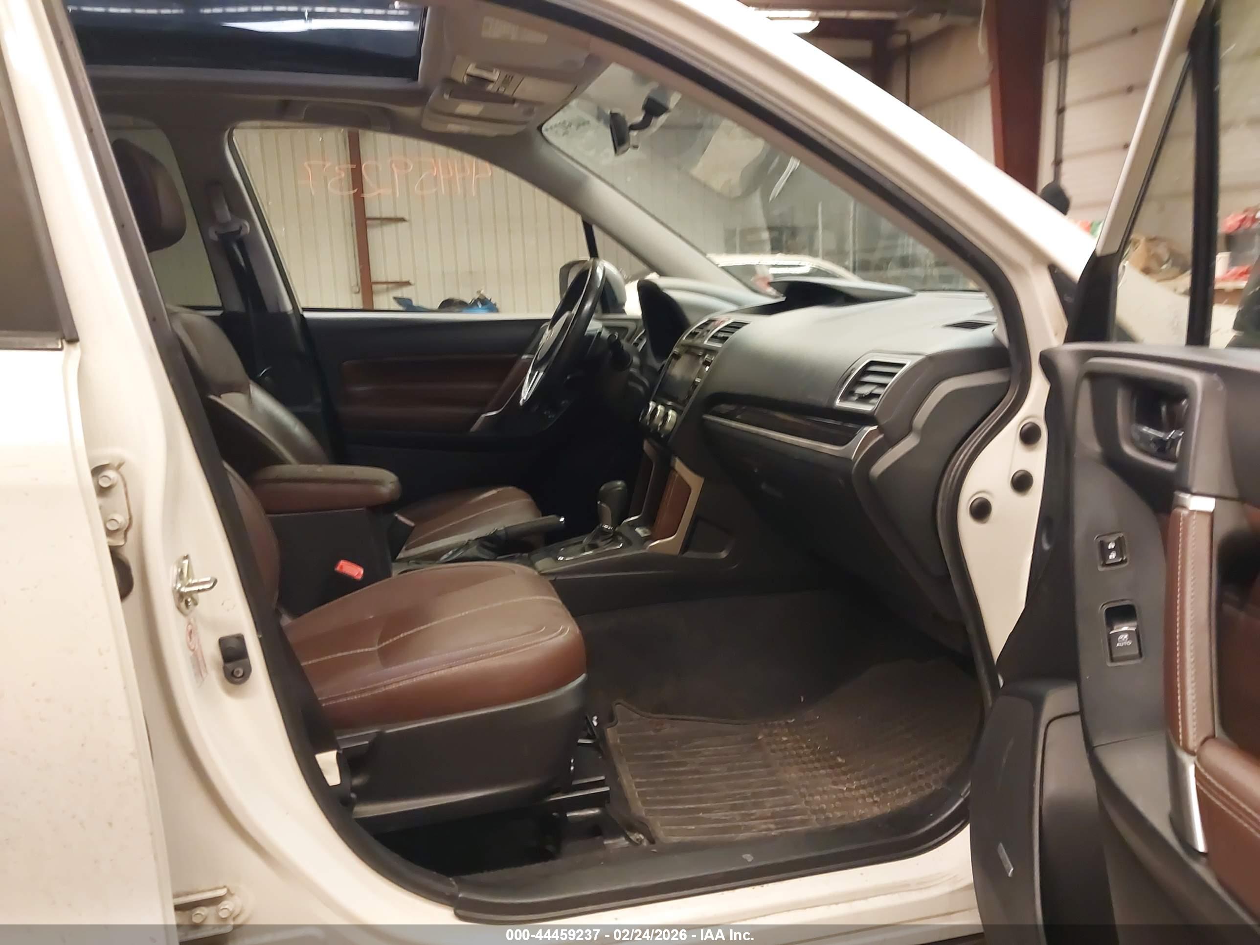 SUBARU FORESTER image 5