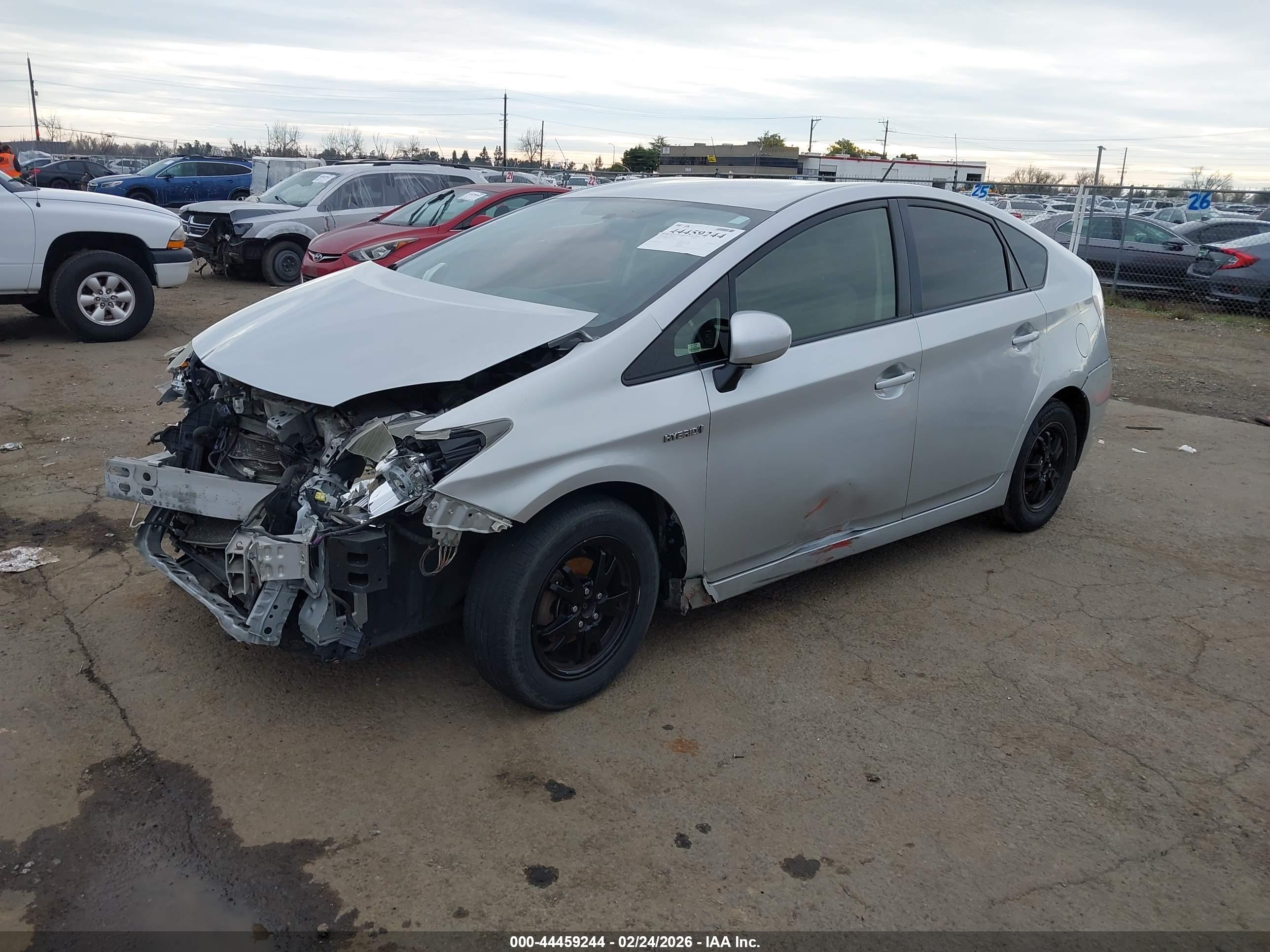 TOYOTA PRIUS image 2