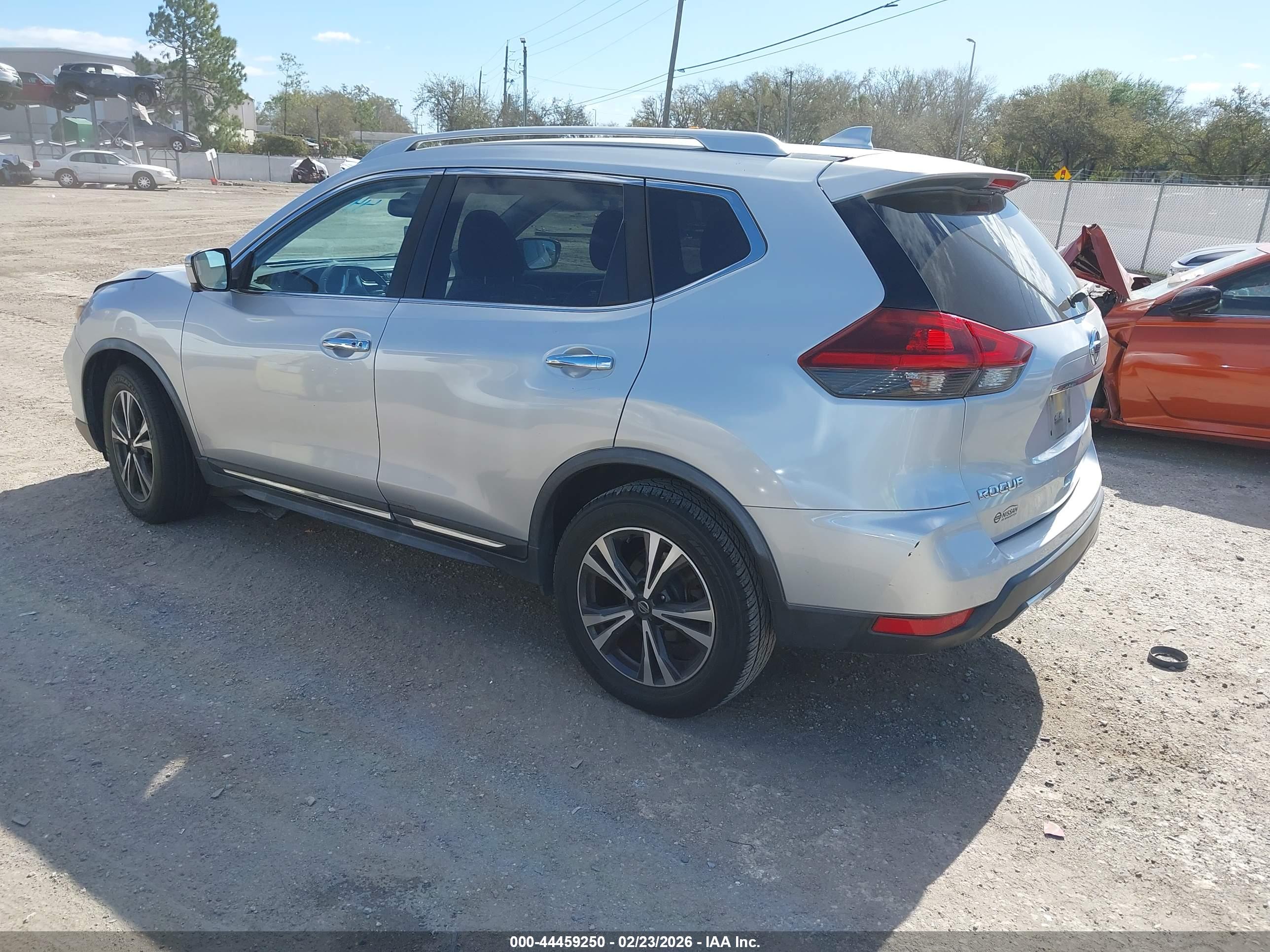 NISSAN ROGUE image 3