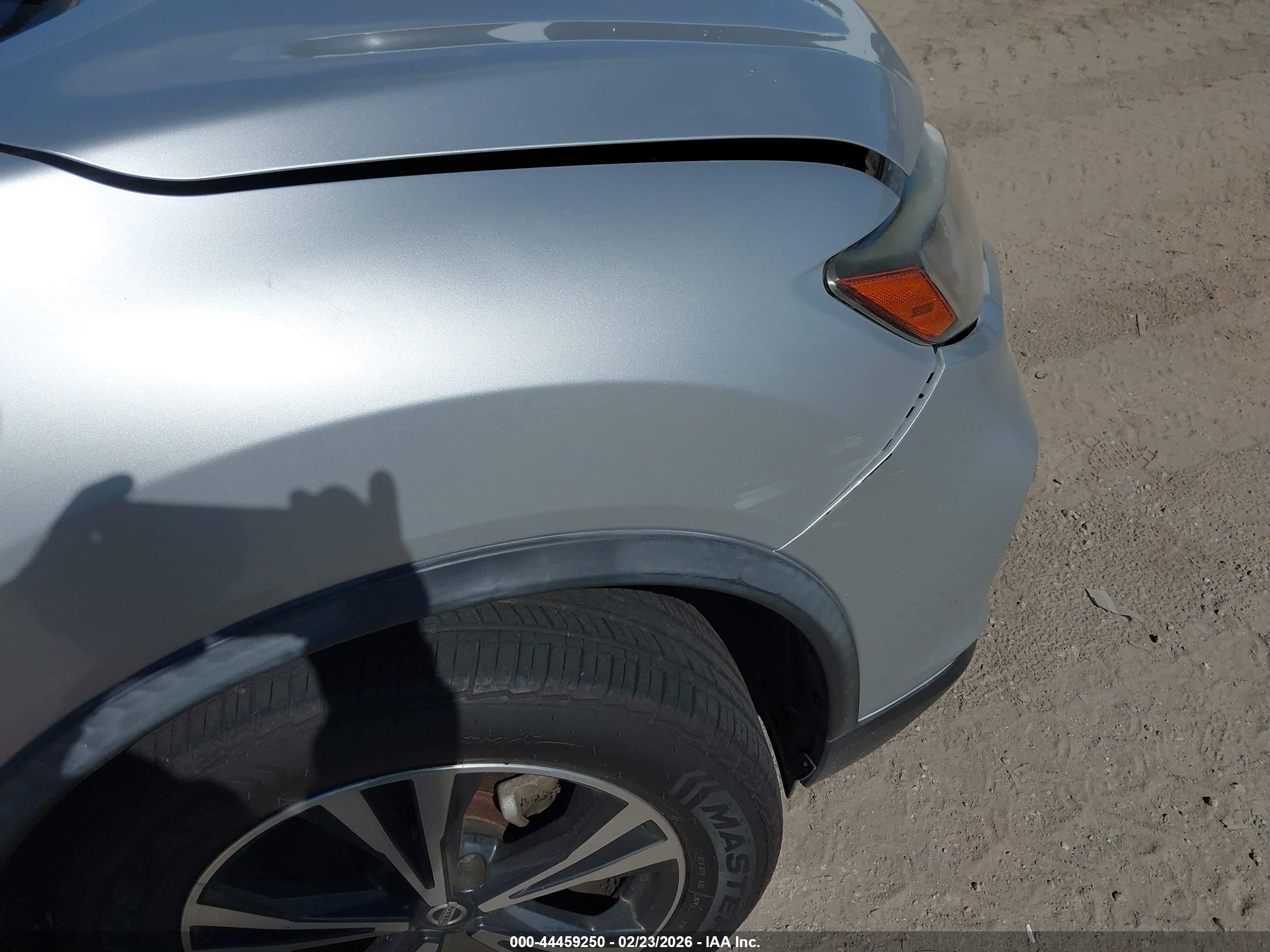 NISSAN ROGUE image 6