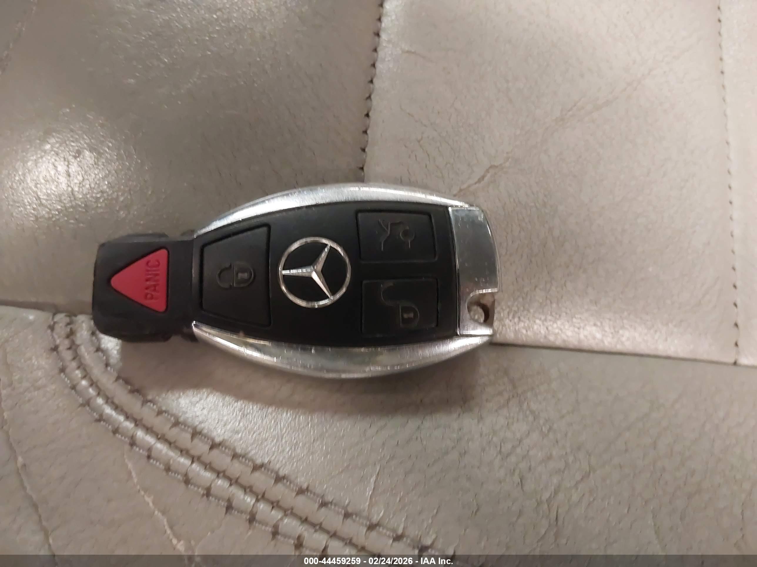 MERCEDES-BENZ E image 11