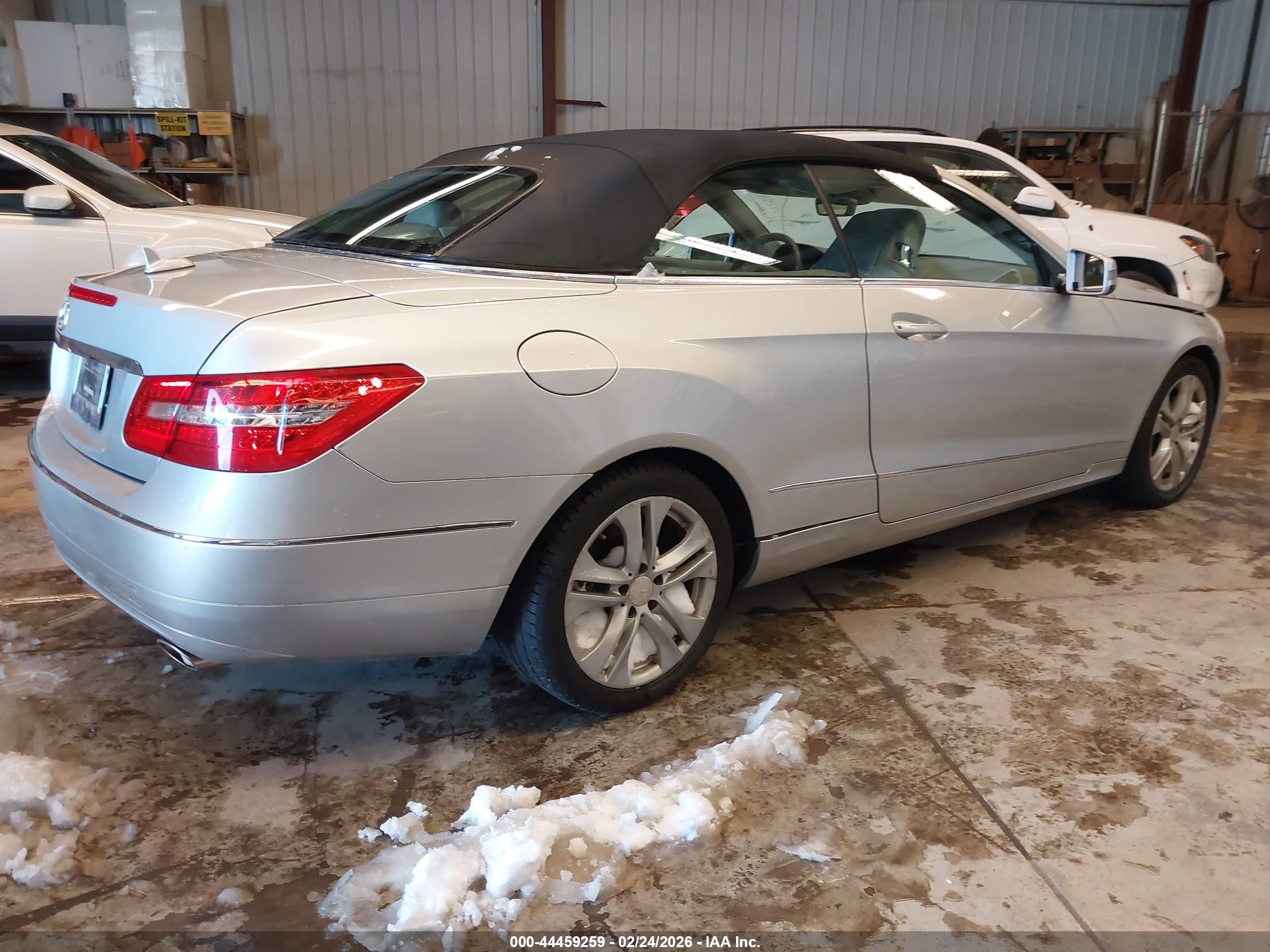 MERCEDES-BENZ E image 4