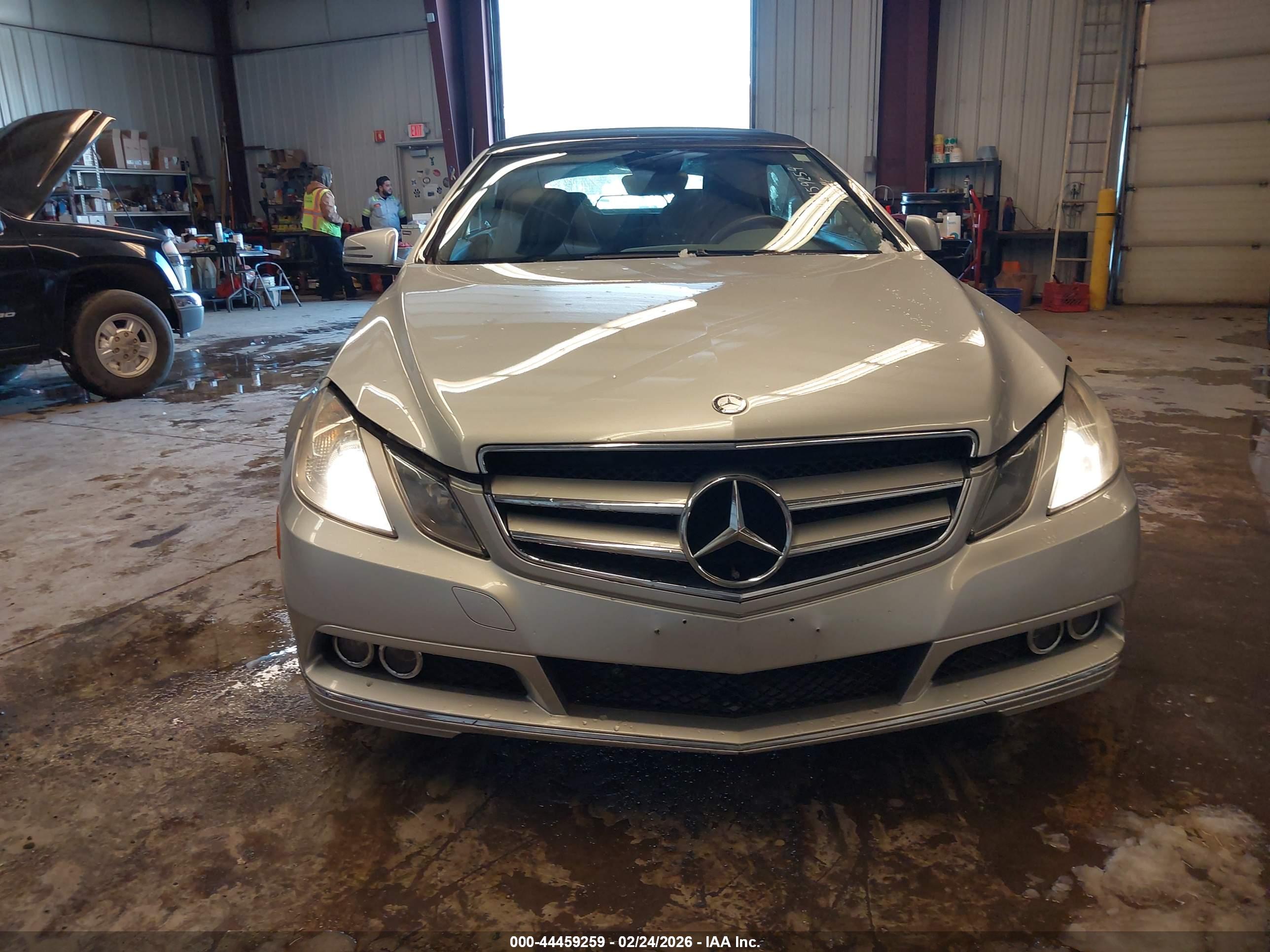 MERCEDES-BENZ E image 6