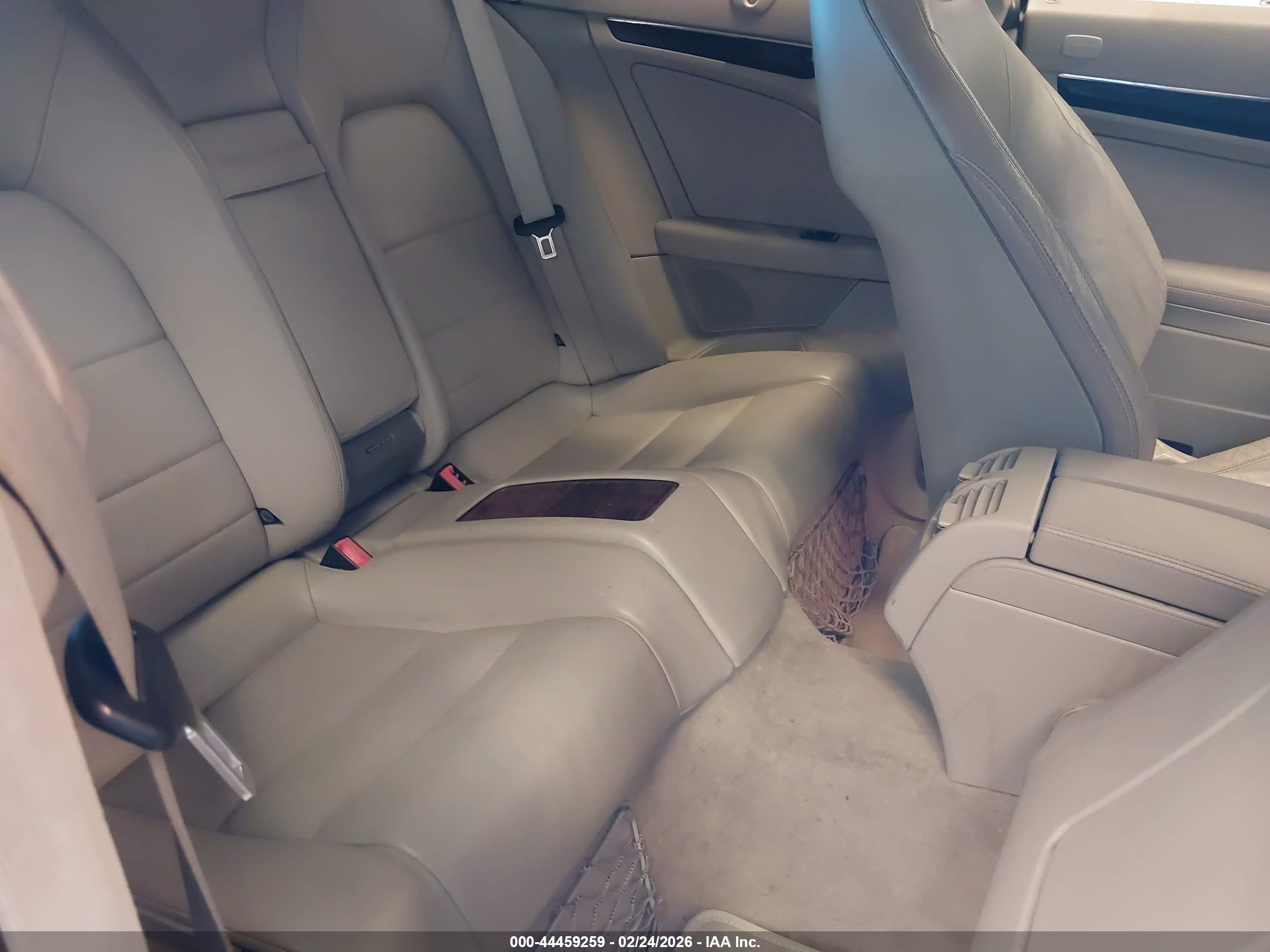 MERCEDES-BENZ E image 8