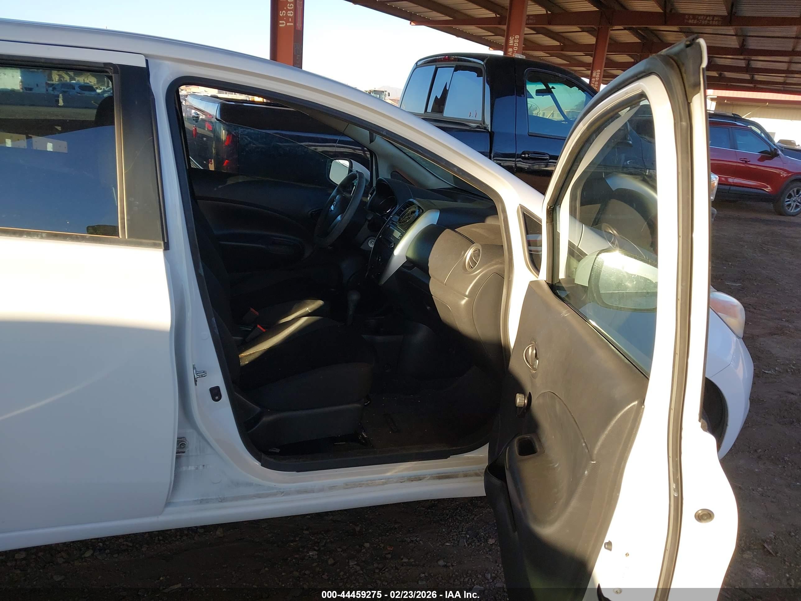 NISSAN VERSA image 5