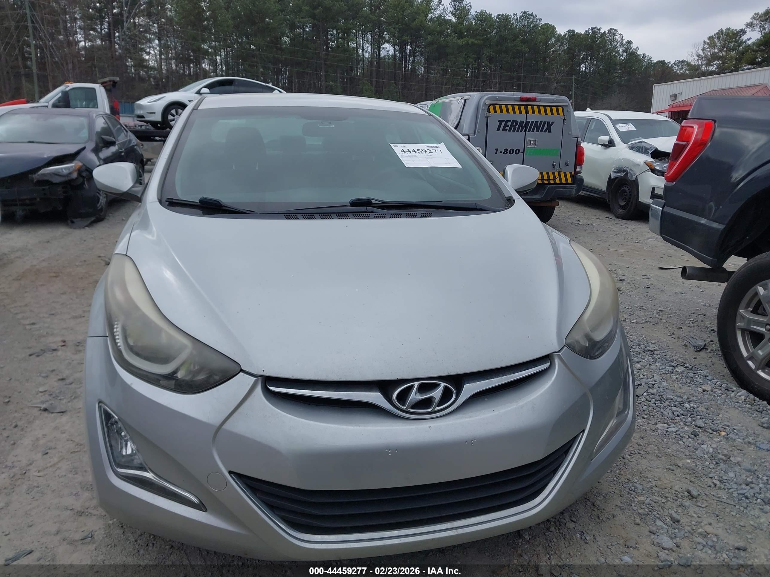 HYUNDAI ELANTRA image 6