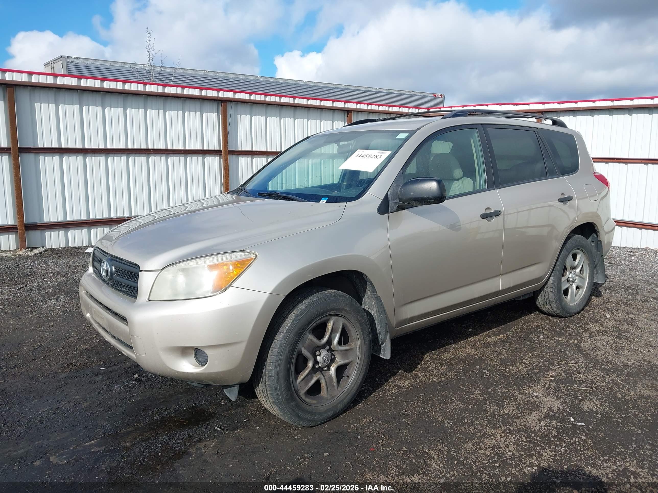 TOYOTA RAV4 image 2