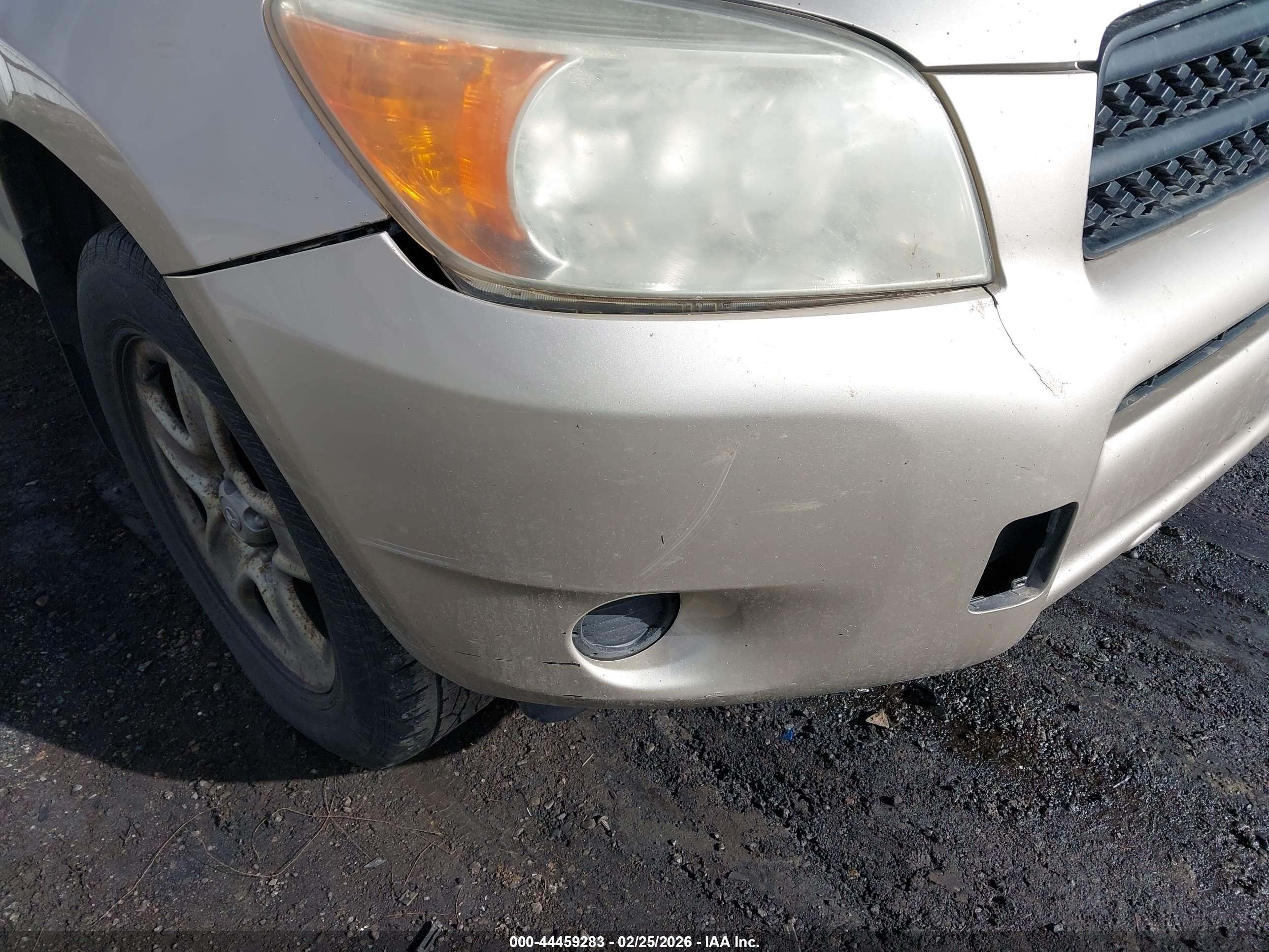 TOYOTA RAV4 image 6