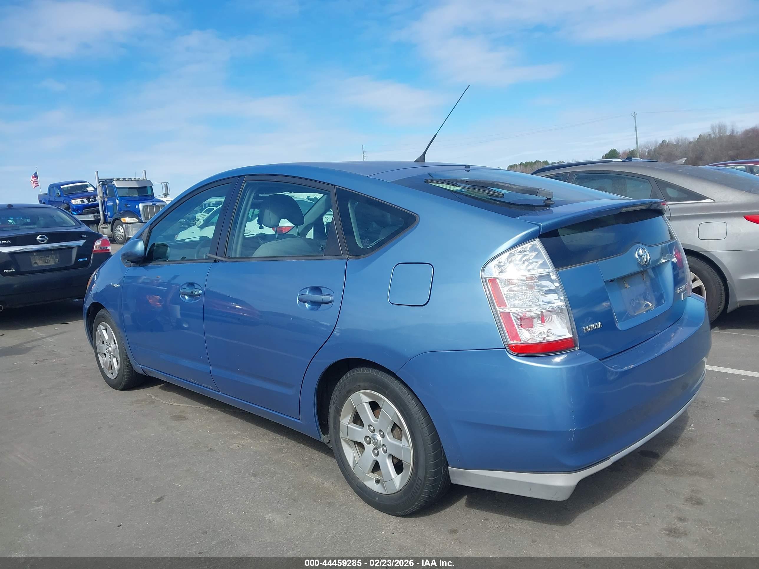 TOYOTA PRIUS image 3
