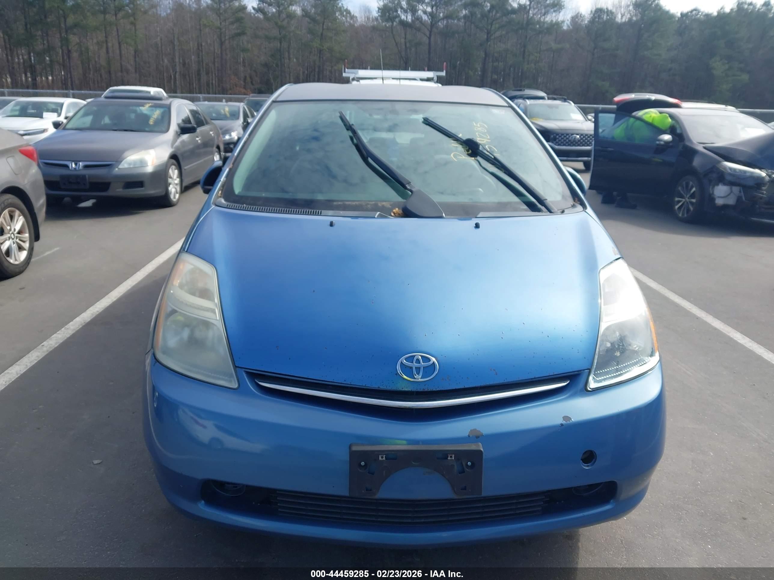 TOYOTA PRIUS image 6