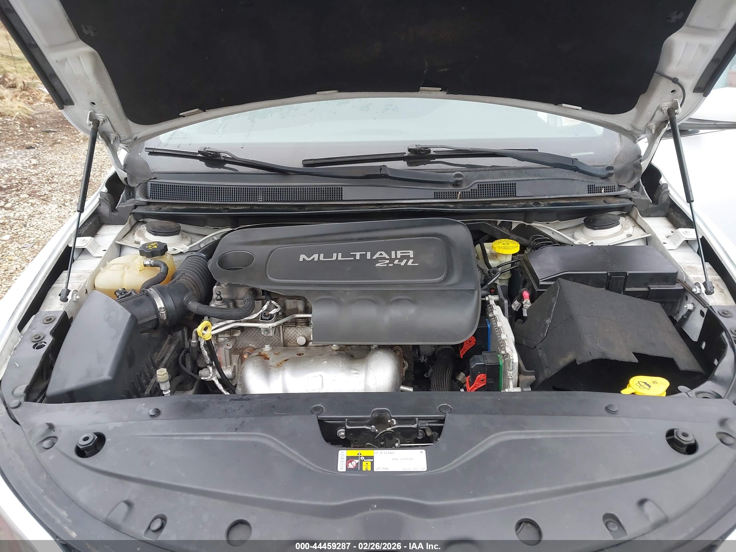 CHRYSLER 200 image 10