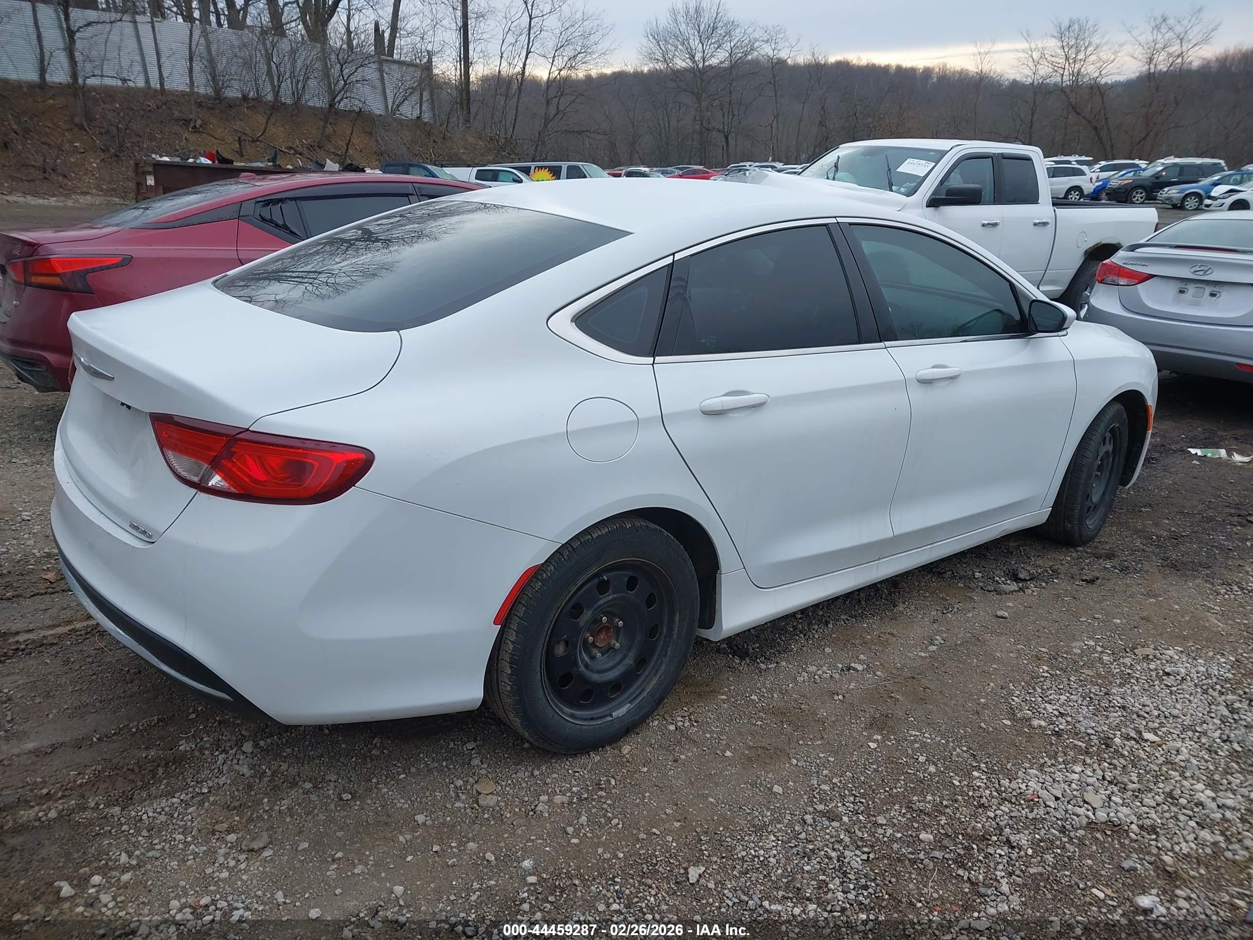 CHRYSLER 200 image 4