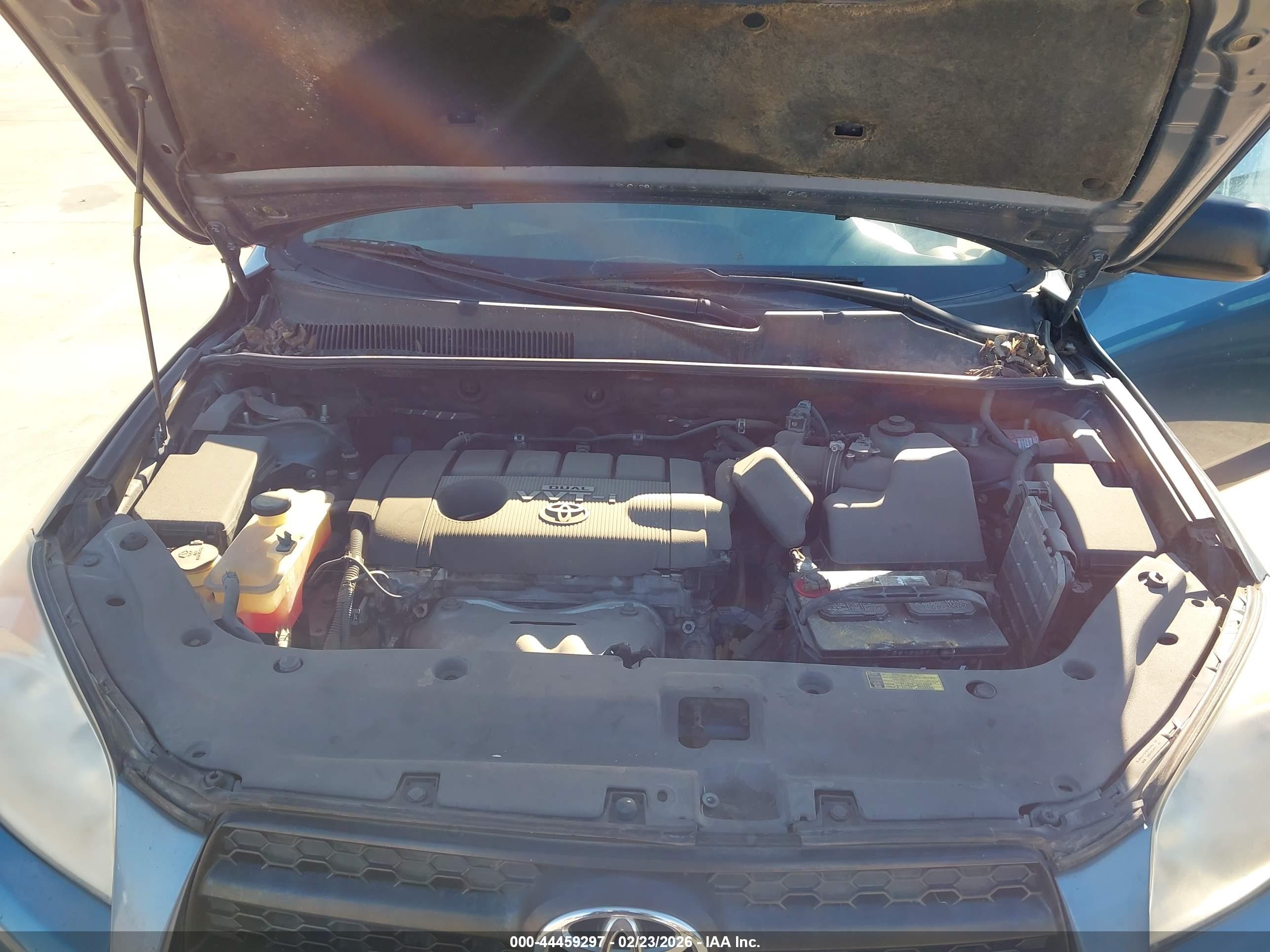 TOYOTA RAV4 image 10