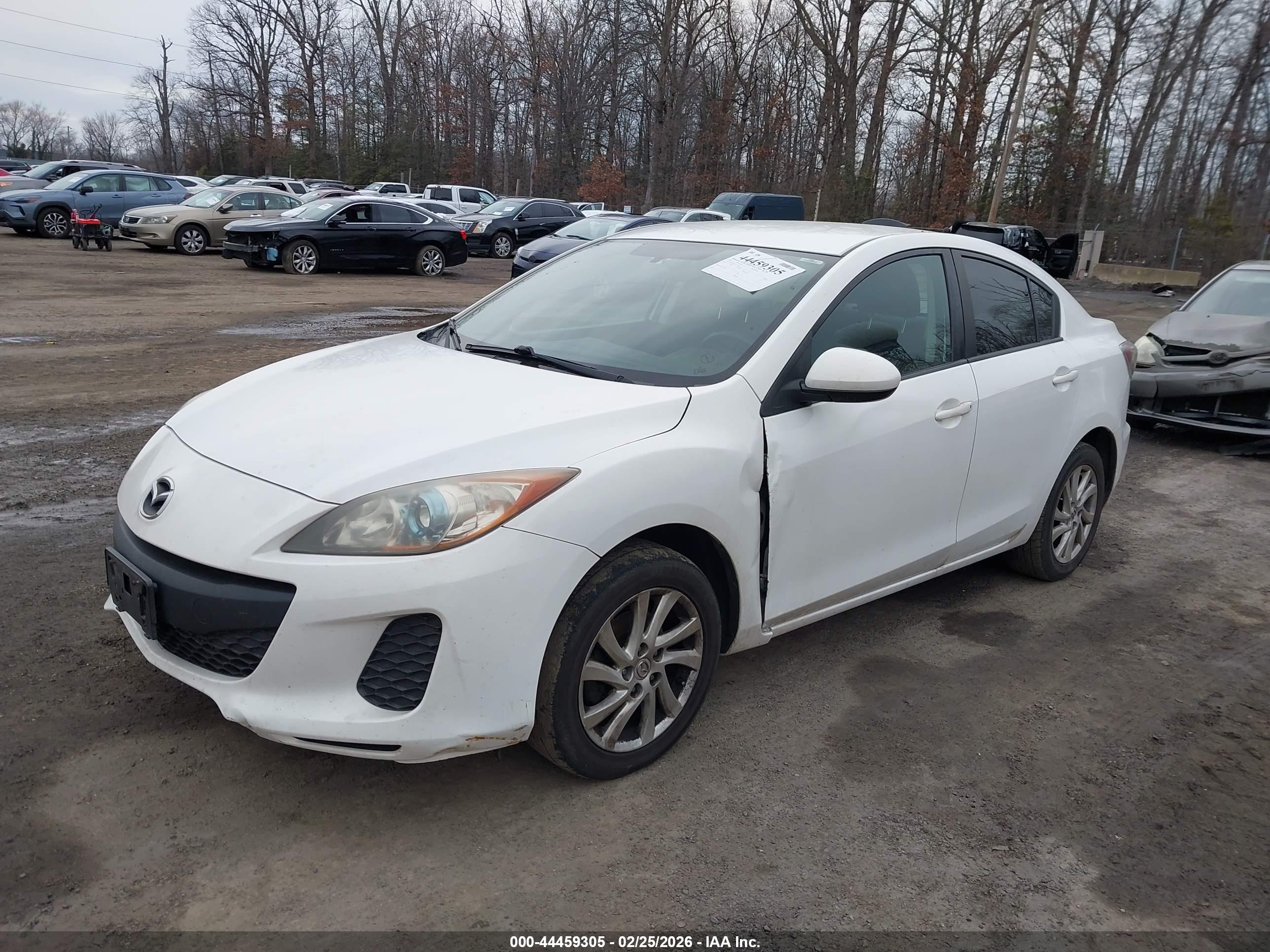 MAZDA MAZDA3 image 2