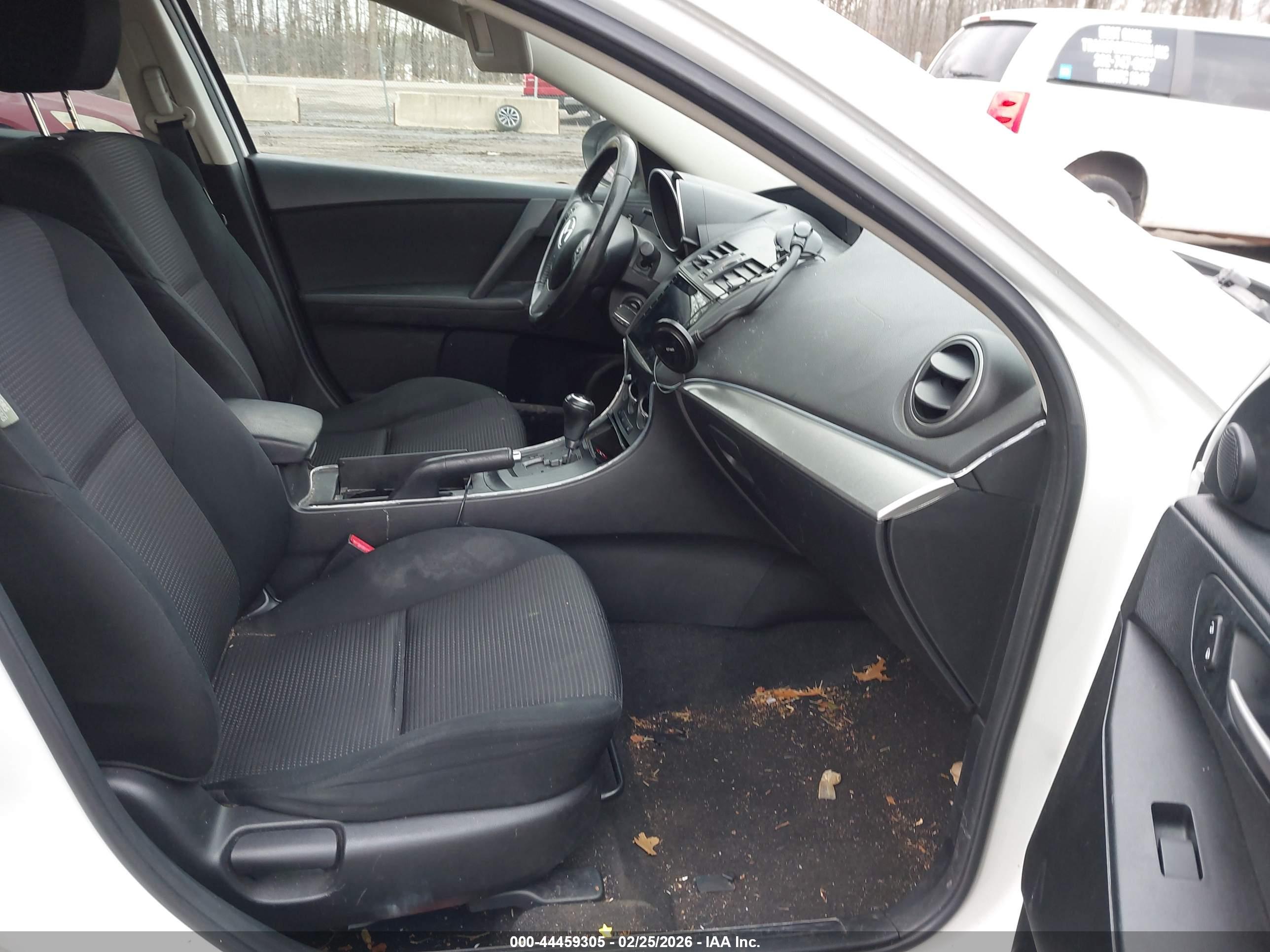 MAZDA MAZDA3 image 5