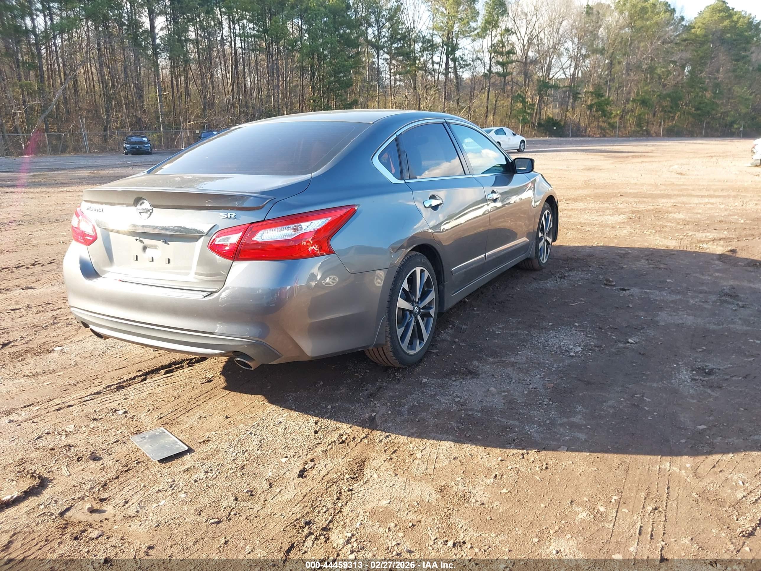 NISSAN ALTIMA image 4