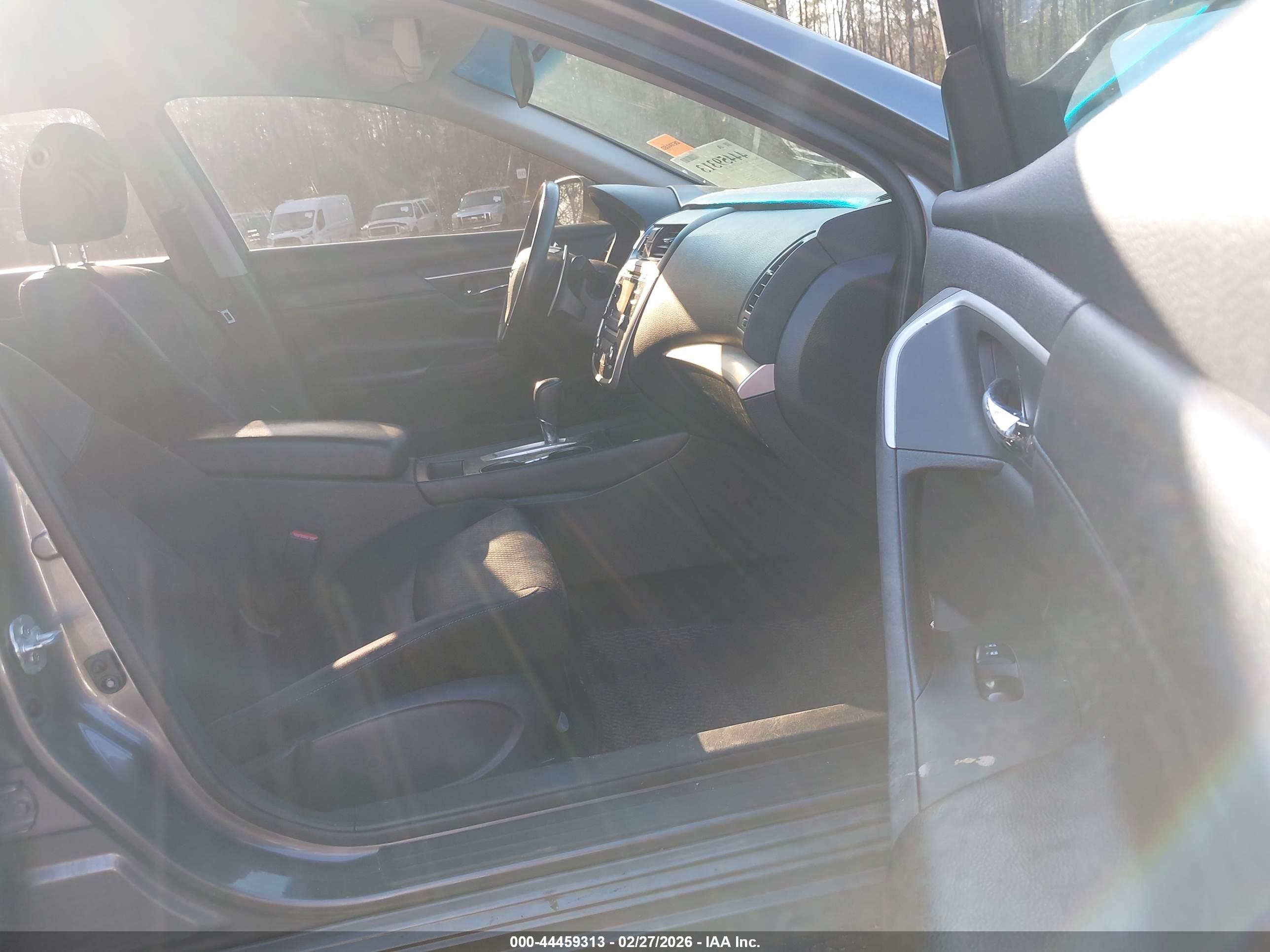 NISSAN ALTIMA image 8