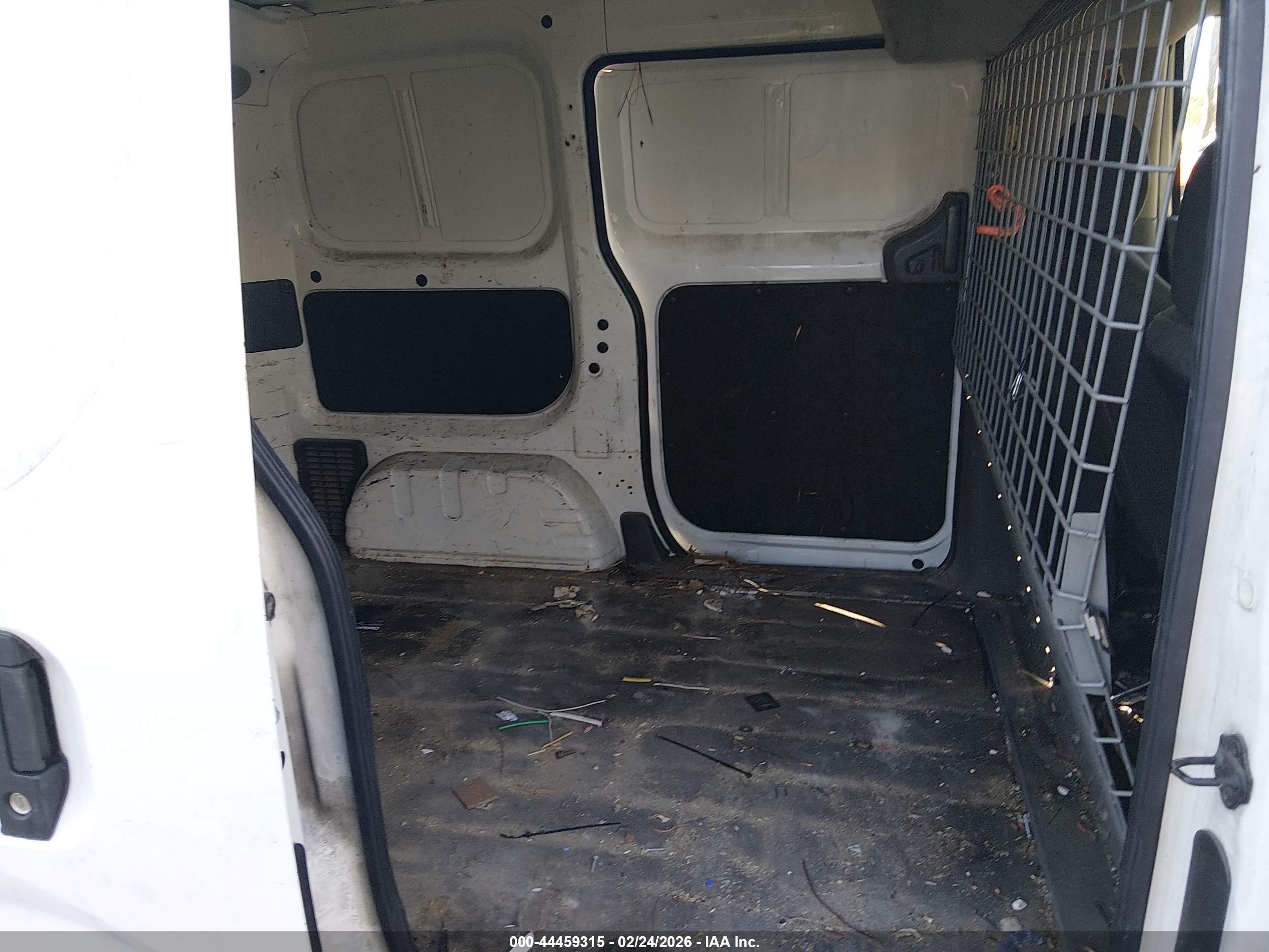 NISSAN NV200 image 8