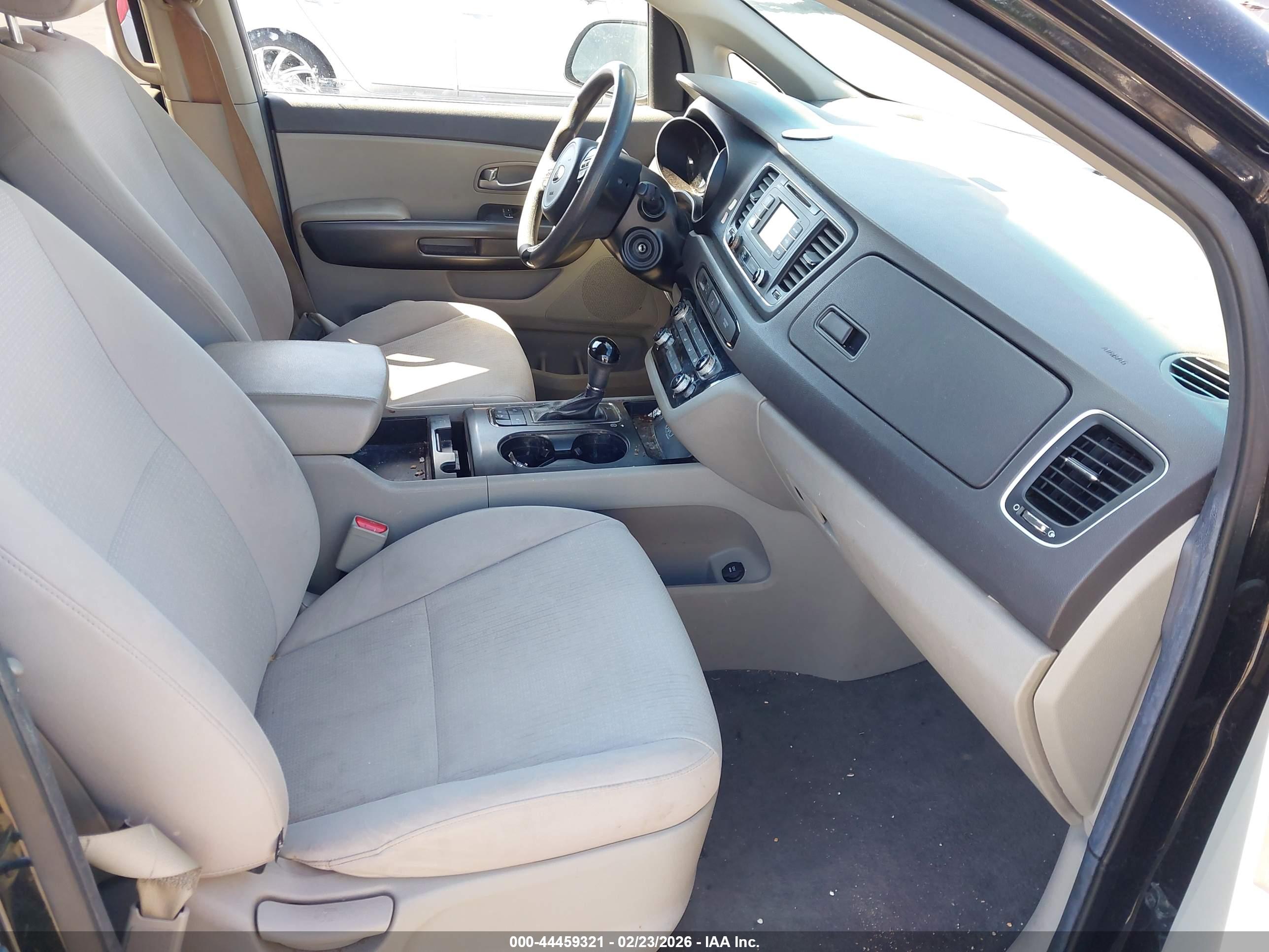KIA SEDONA image 5