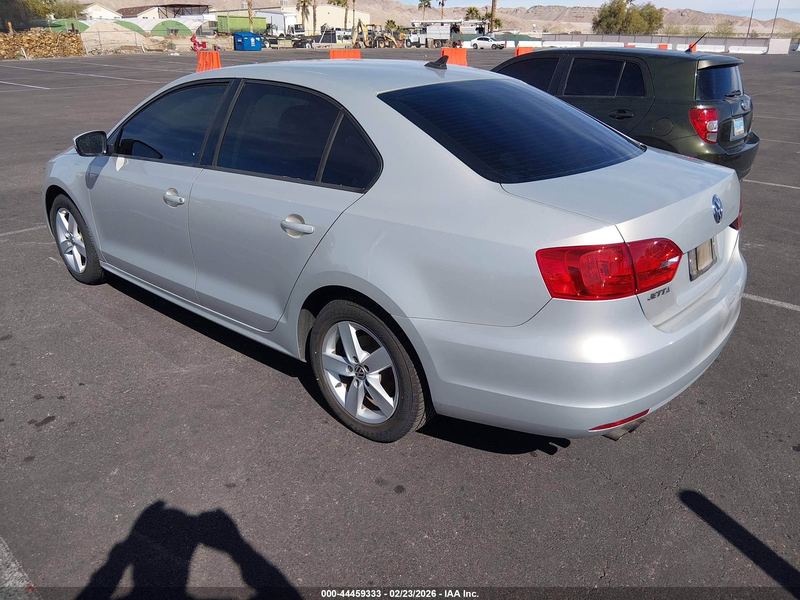 VOLKSWAGEN JETTA image 3