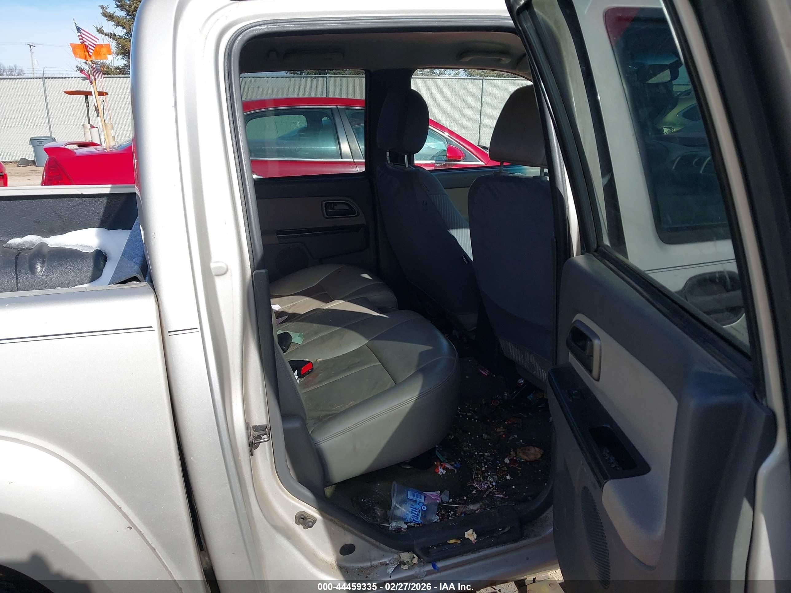 CHEVROLET COLORADO image 8