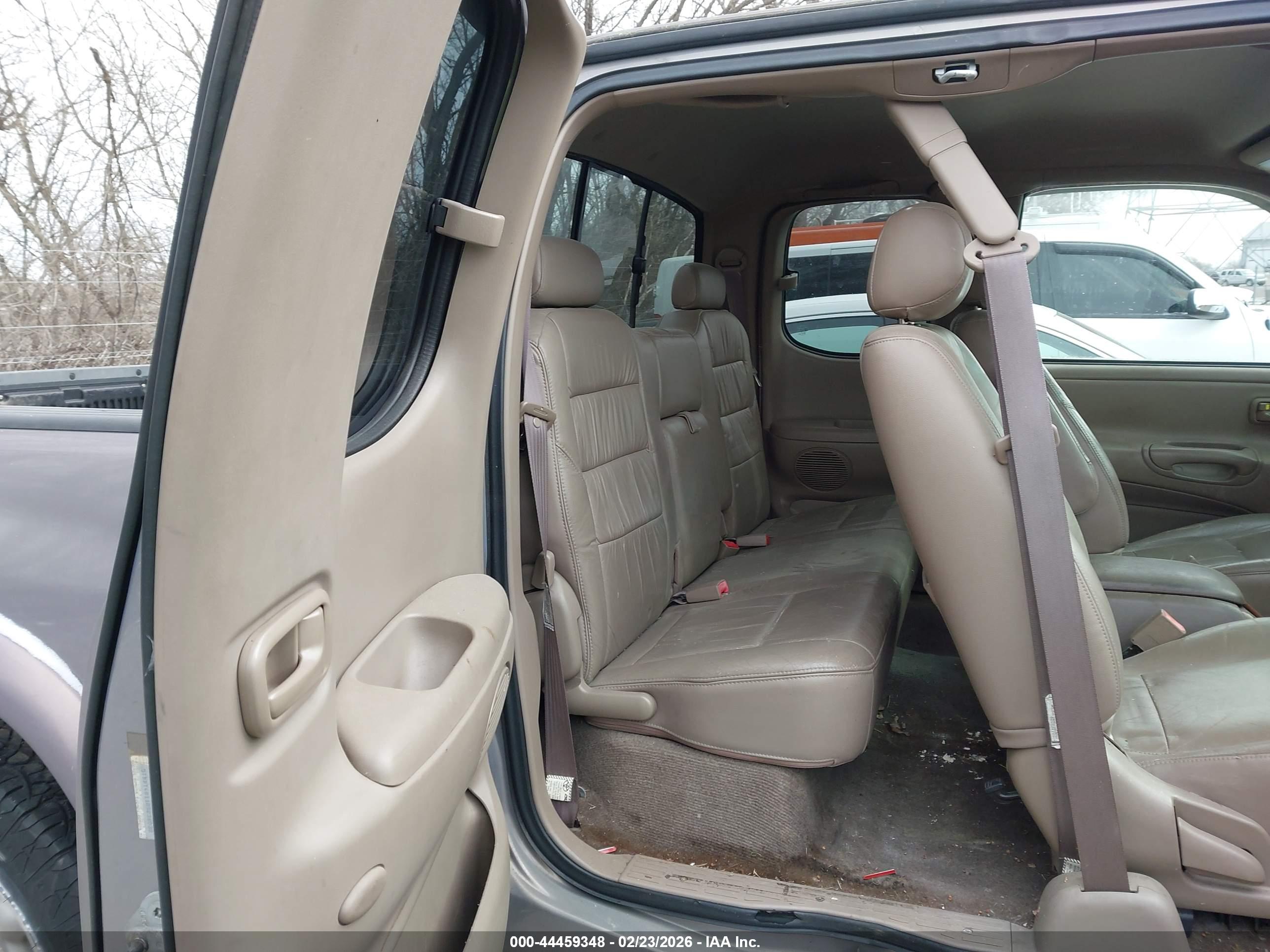 TOYOTA TUNDRA image 8