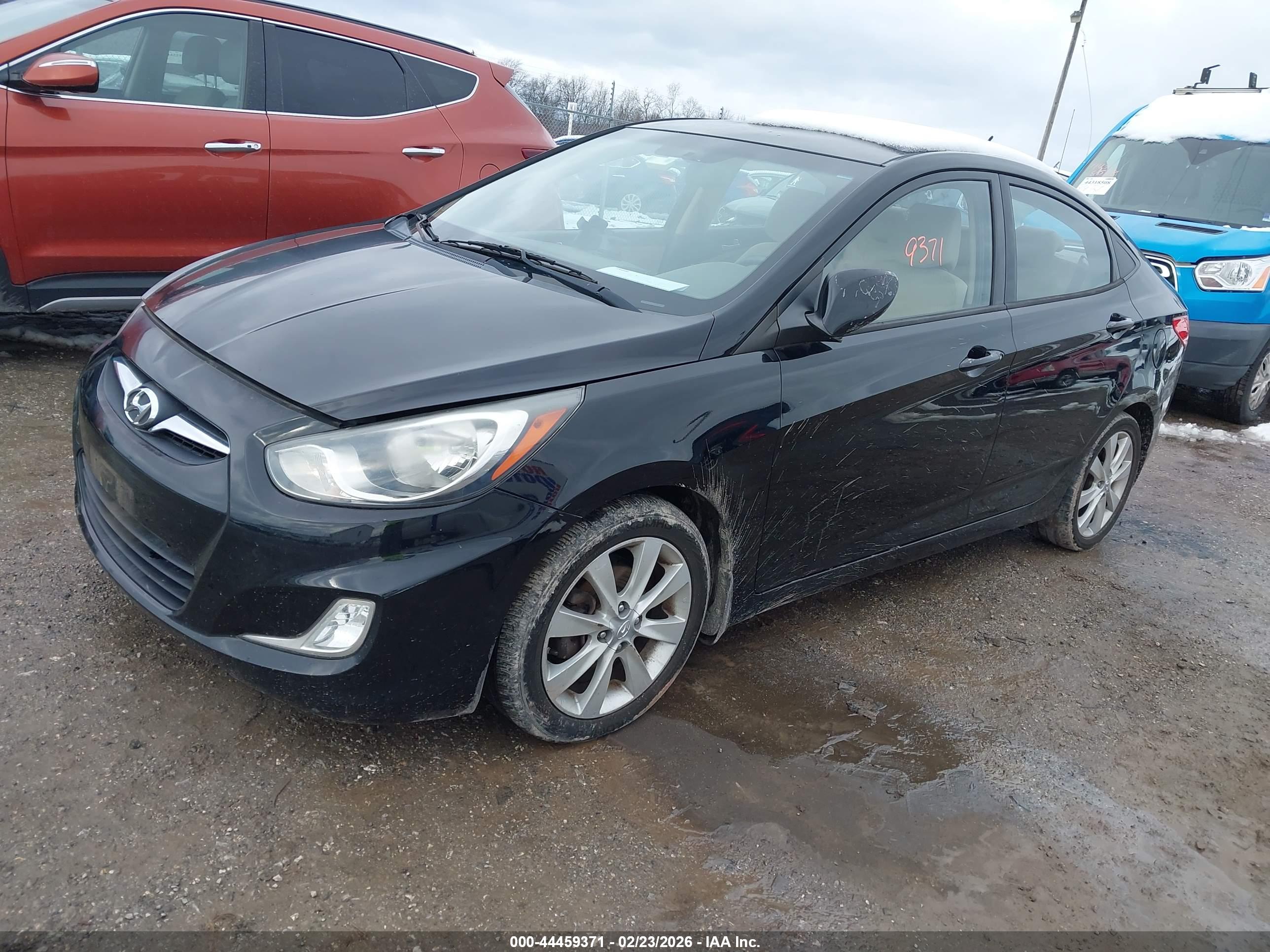HYUNDAI ACCENT image 2