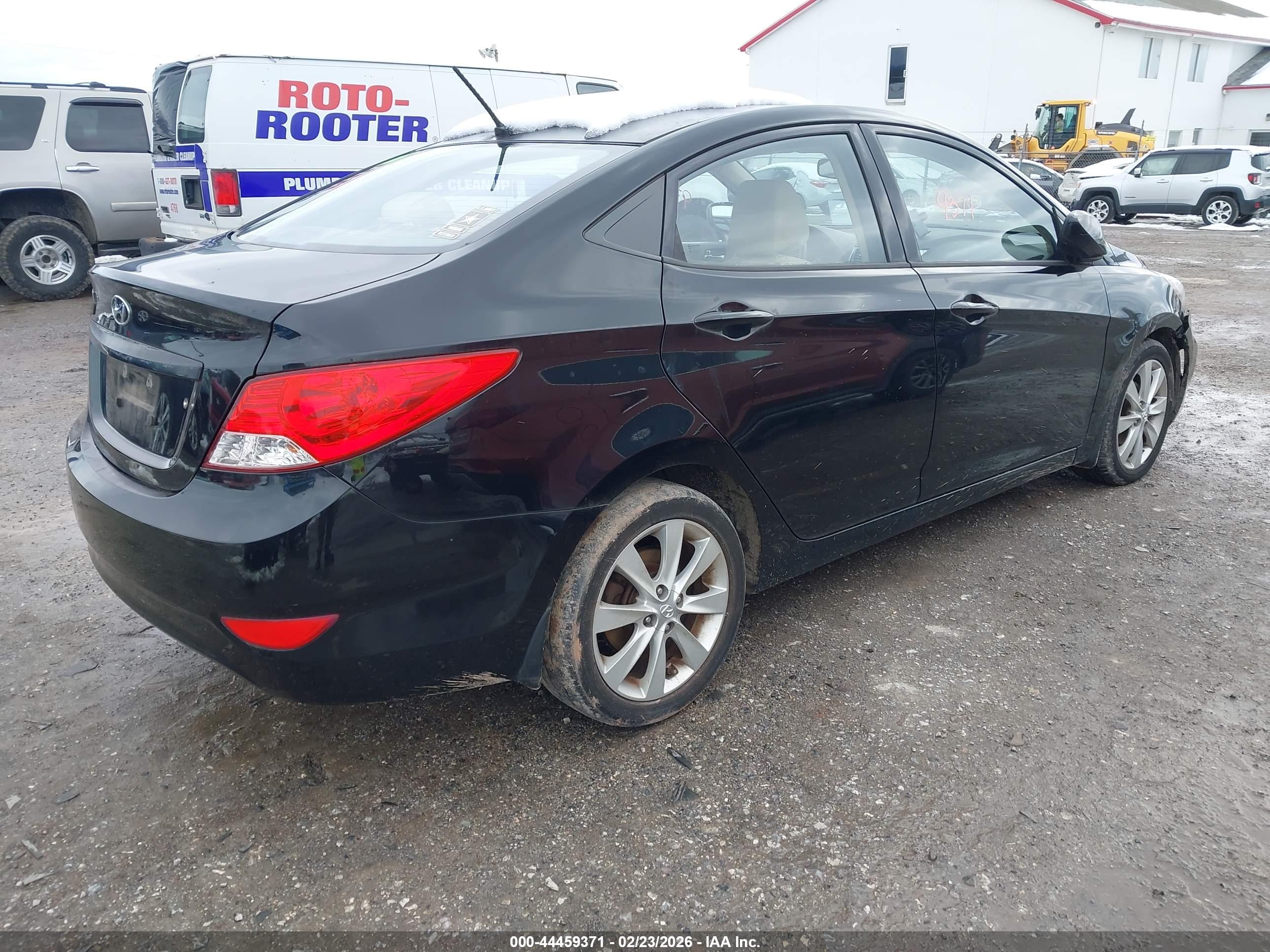 HYUNDAI ACCENT image 4