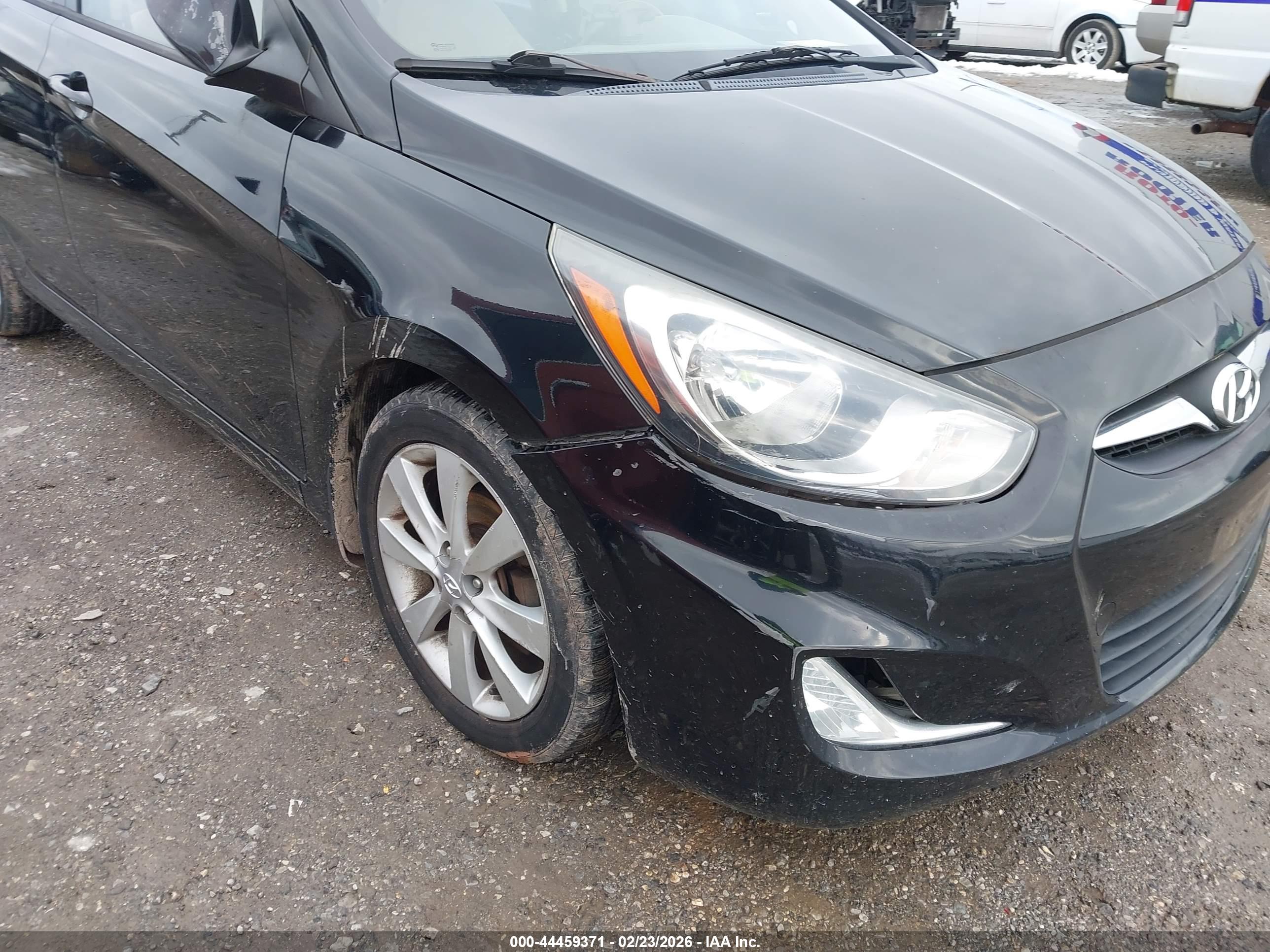 HYUNDAI ACCENT image 6