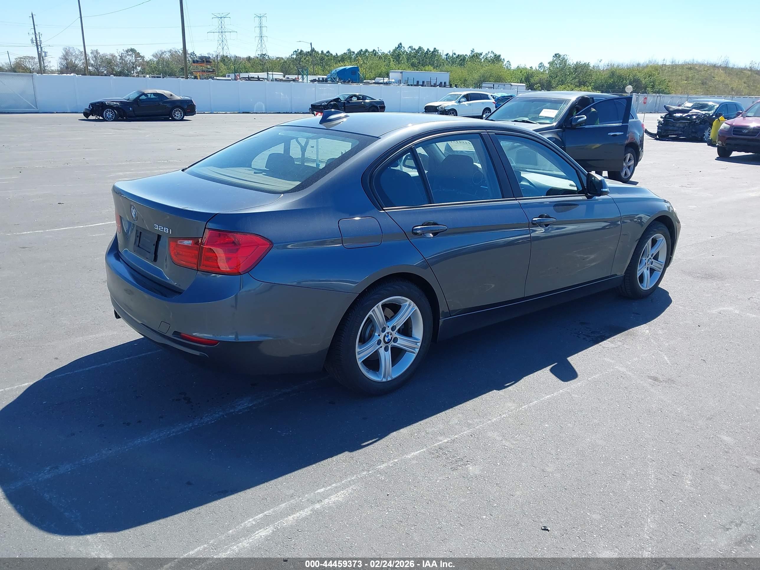 BMW 328I image 4