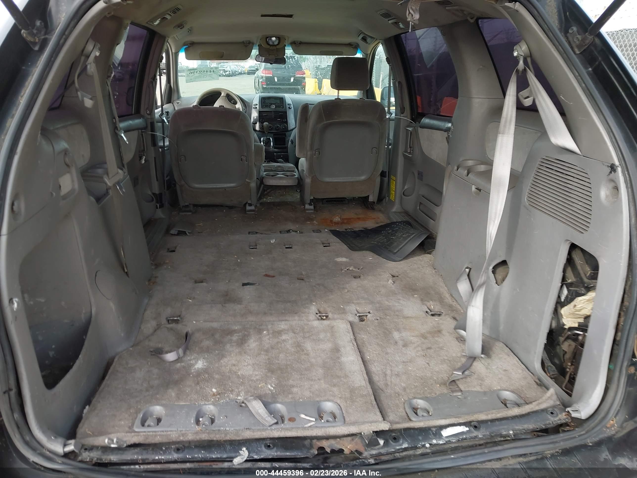 TOYOTA SIENNA image 8