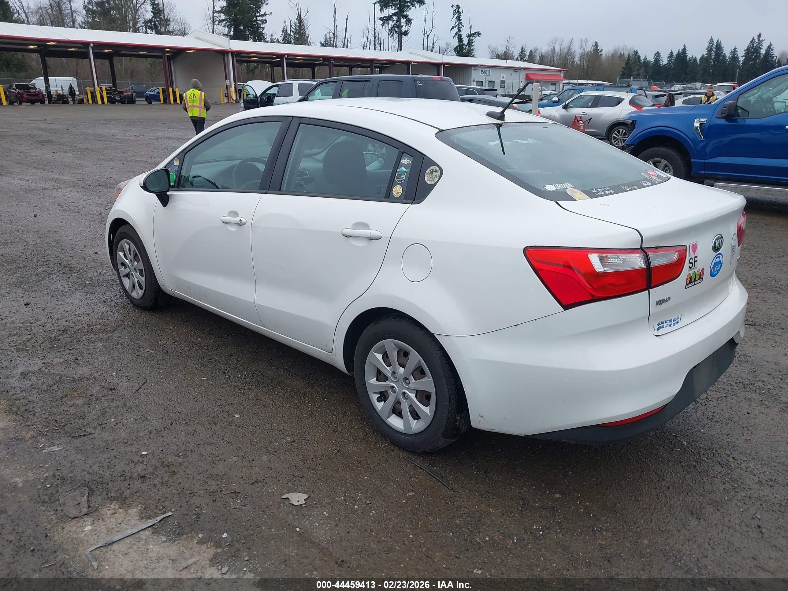 KIA RIO image 3