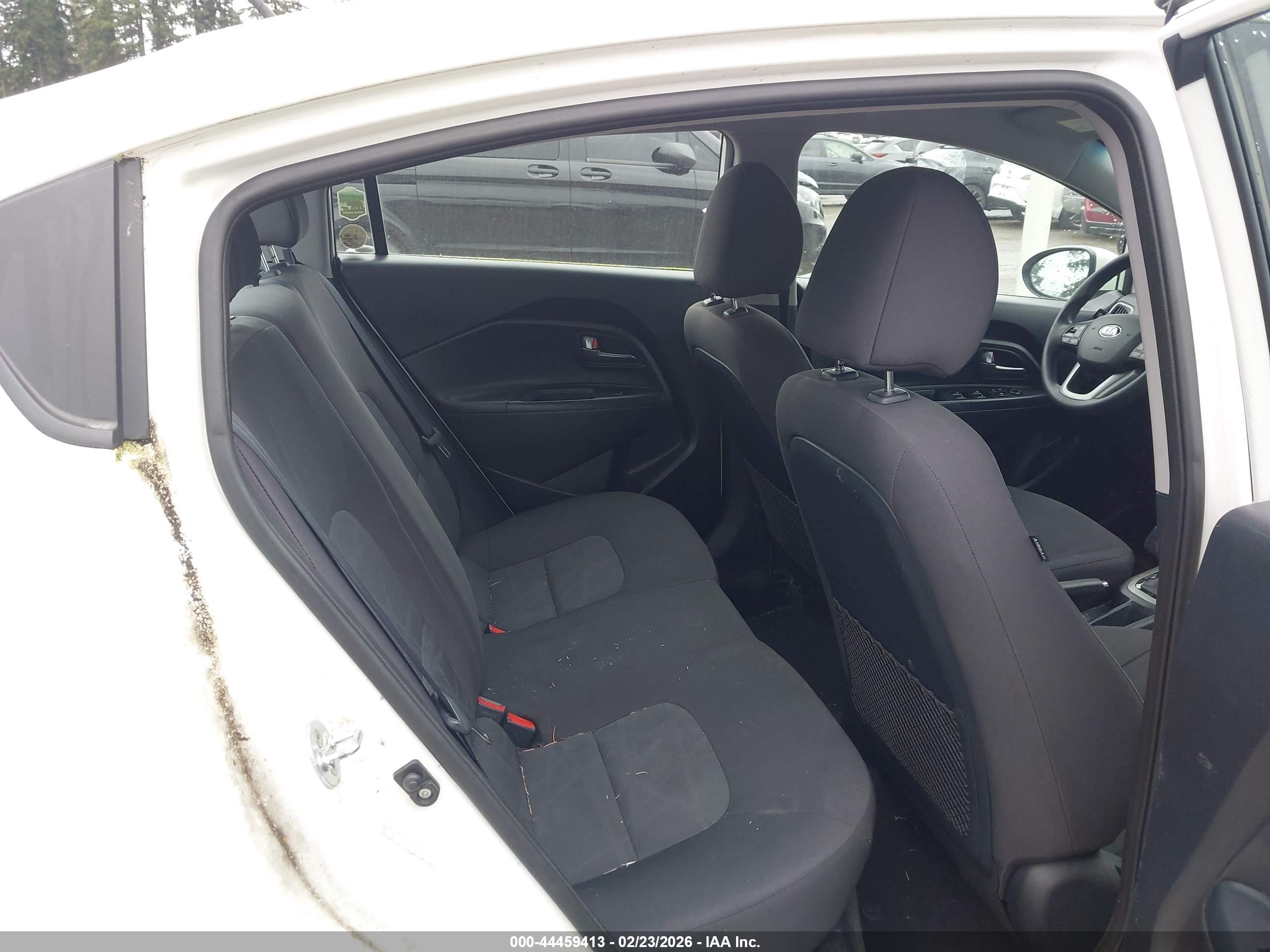 KIA RIO image 8