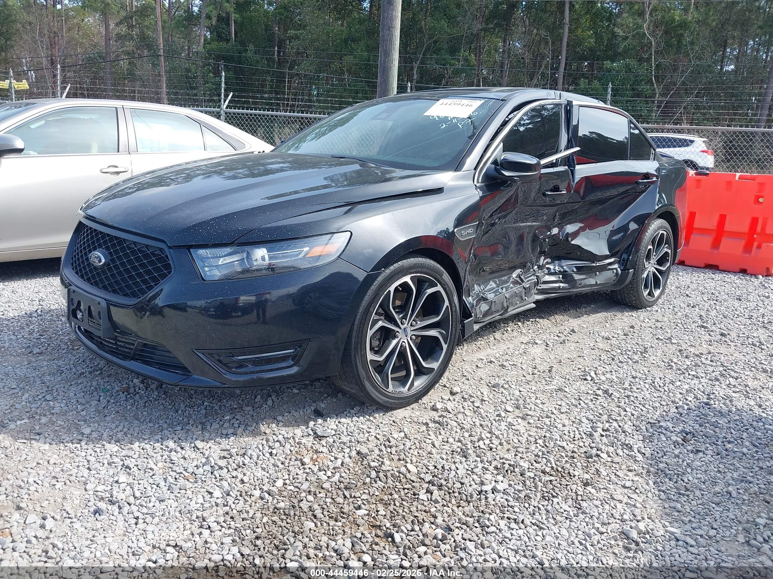 FORD TAURUS image 2
