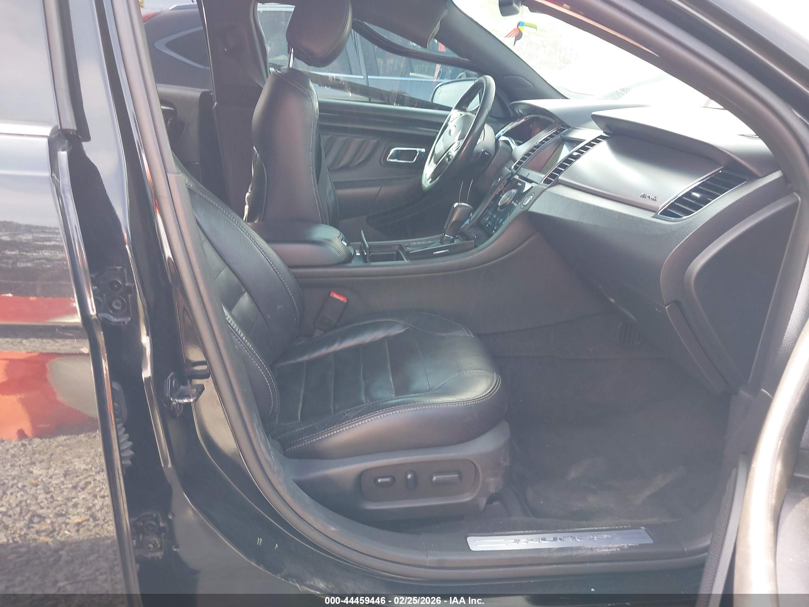 FORD TAURUS image 5