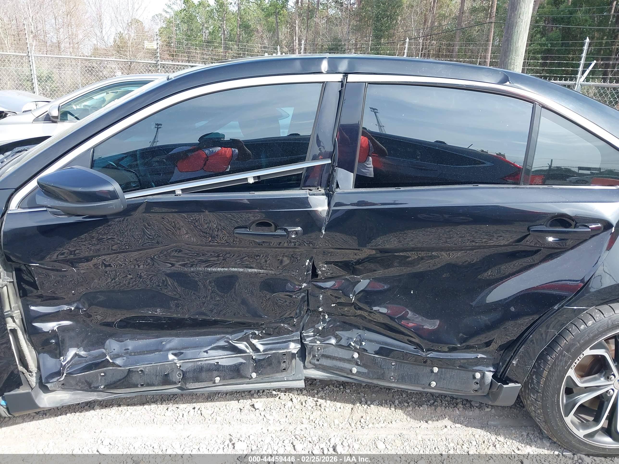FORD TAURUS image 6