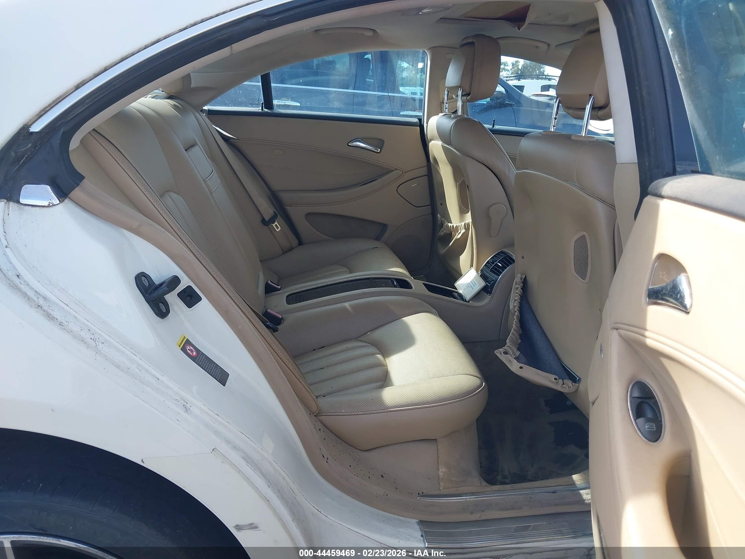 MERCEDES-BENZ CLS image 8