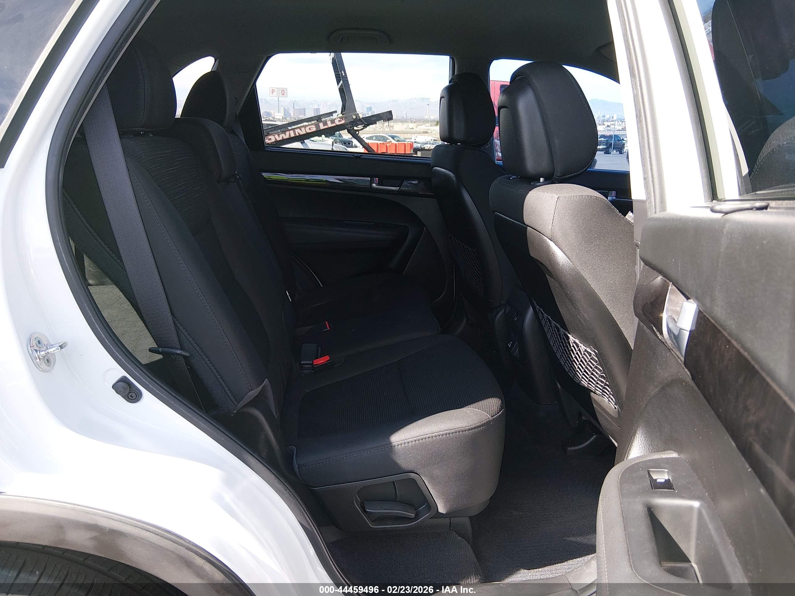 KIA SORENTO image 8