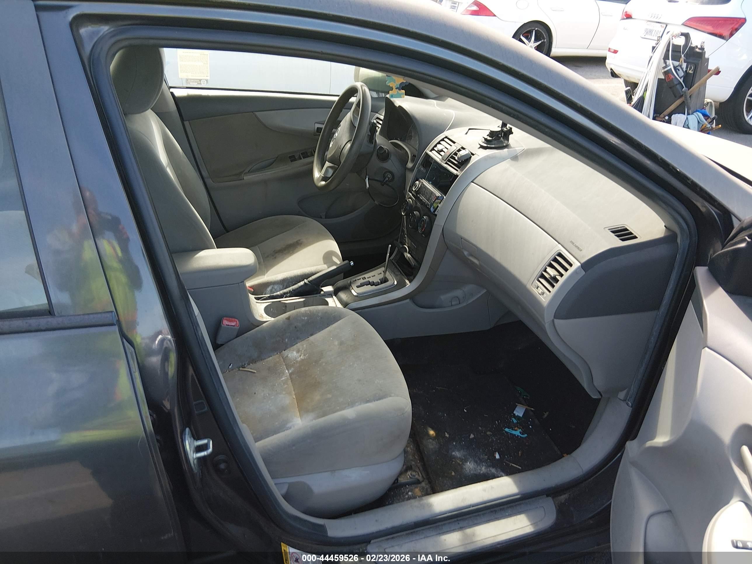 TOYOTA COROLLA image 5