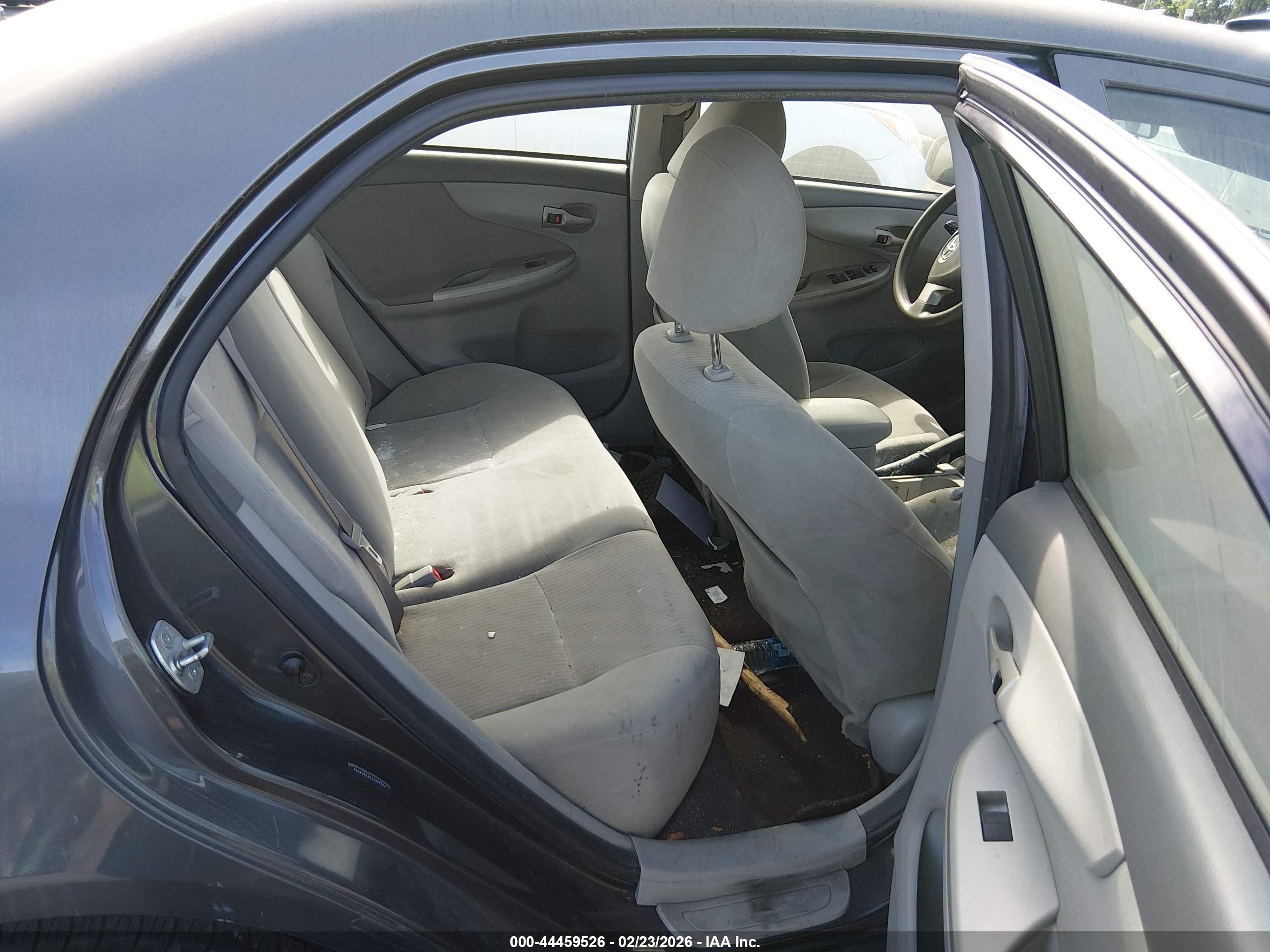 TOYOTA COROLLA image 8